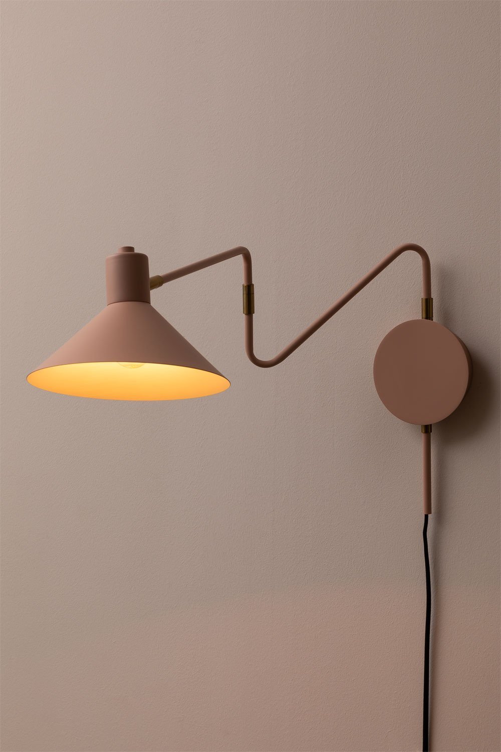 Draaibare wandlamp van ijzer Lizz, galerij beeld 4