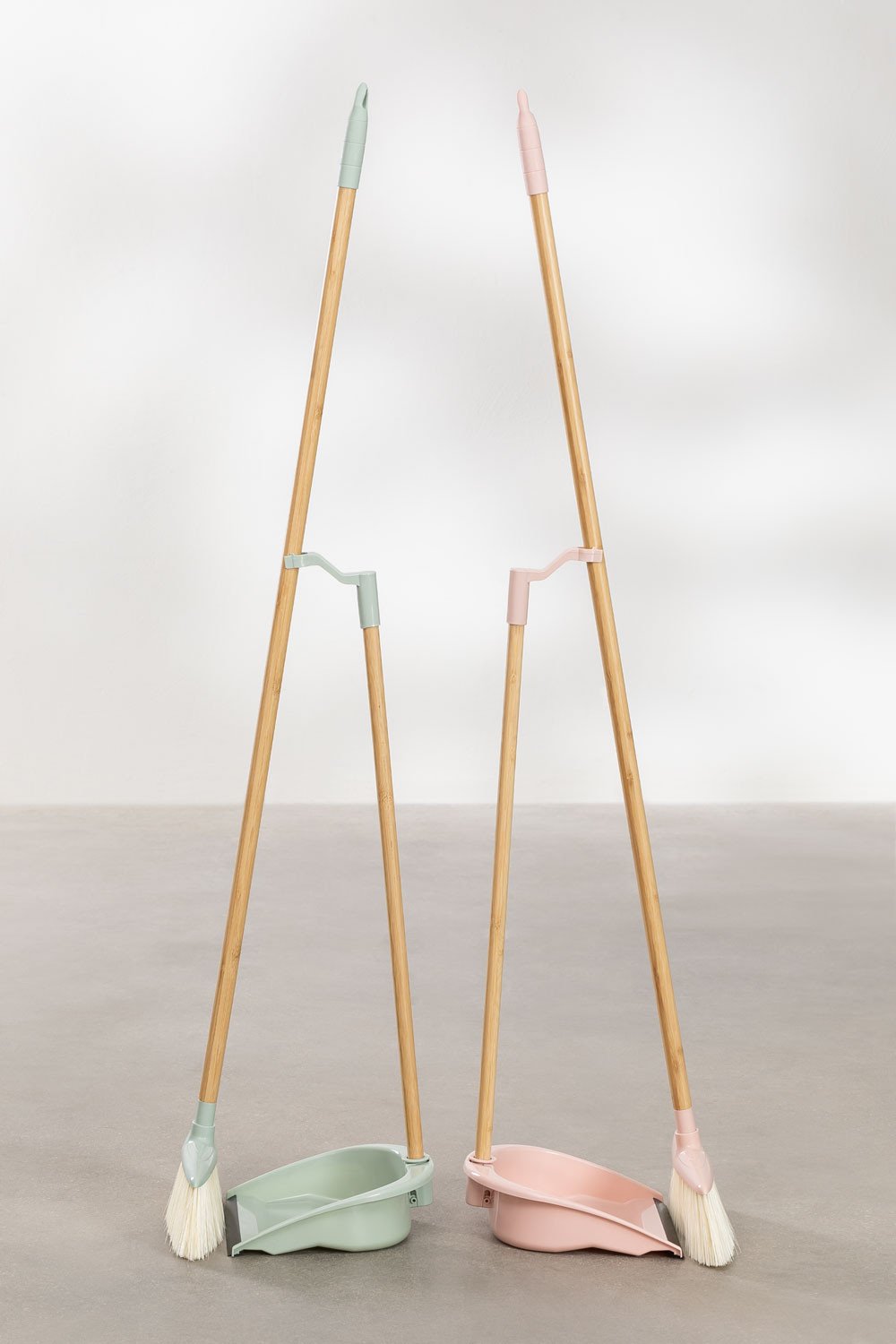 Houten stoffer en bezem Jalei, galerij beeld 8