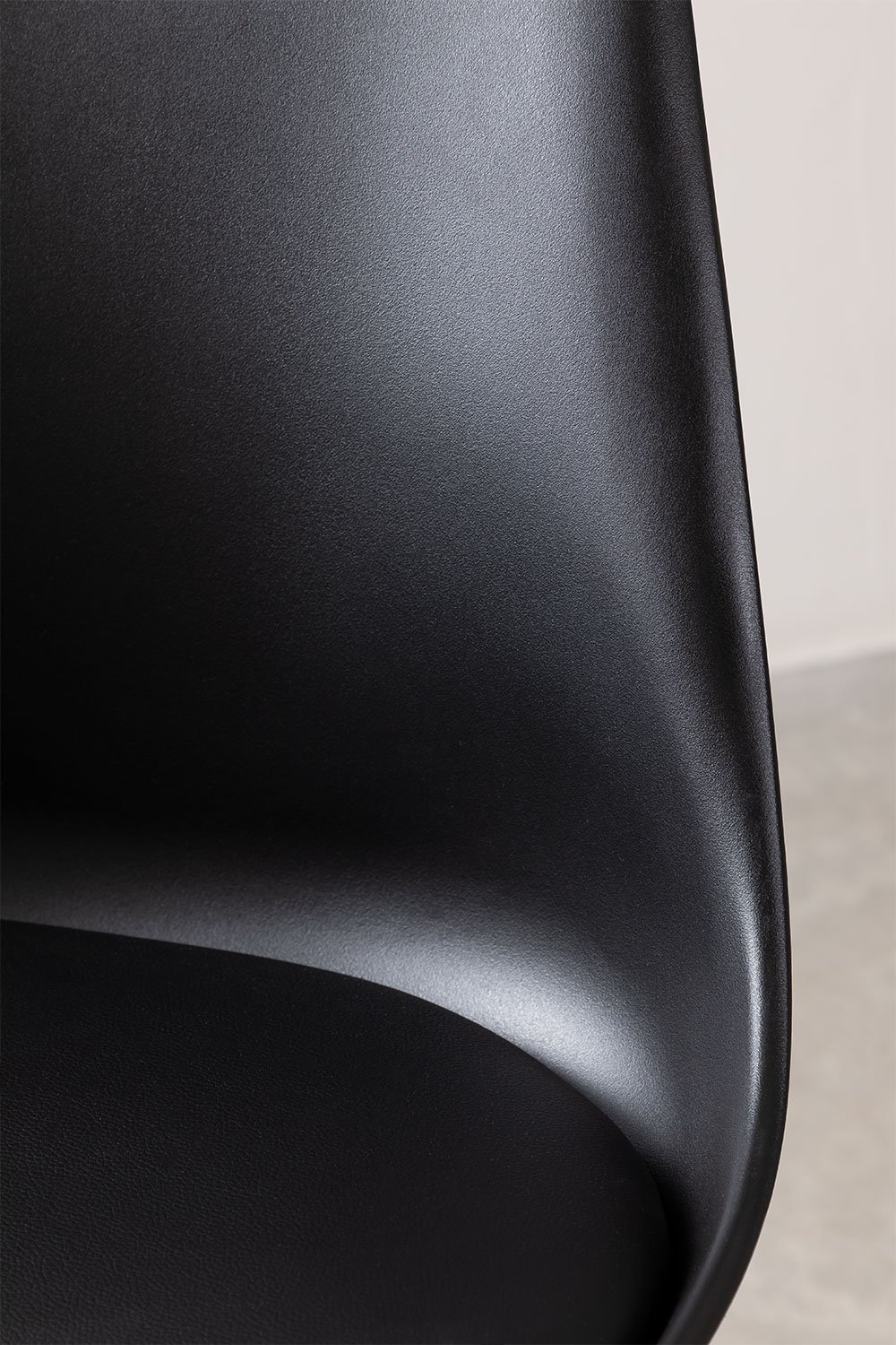 Hoge kruk 65 cm met kussen van zwart kunstleer Nordic, galerij beeld 5