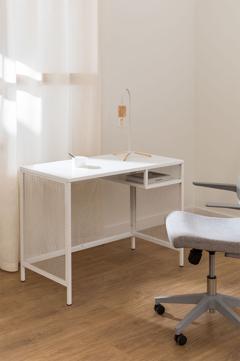 Stalen bureau Gori , galerij beeld 1