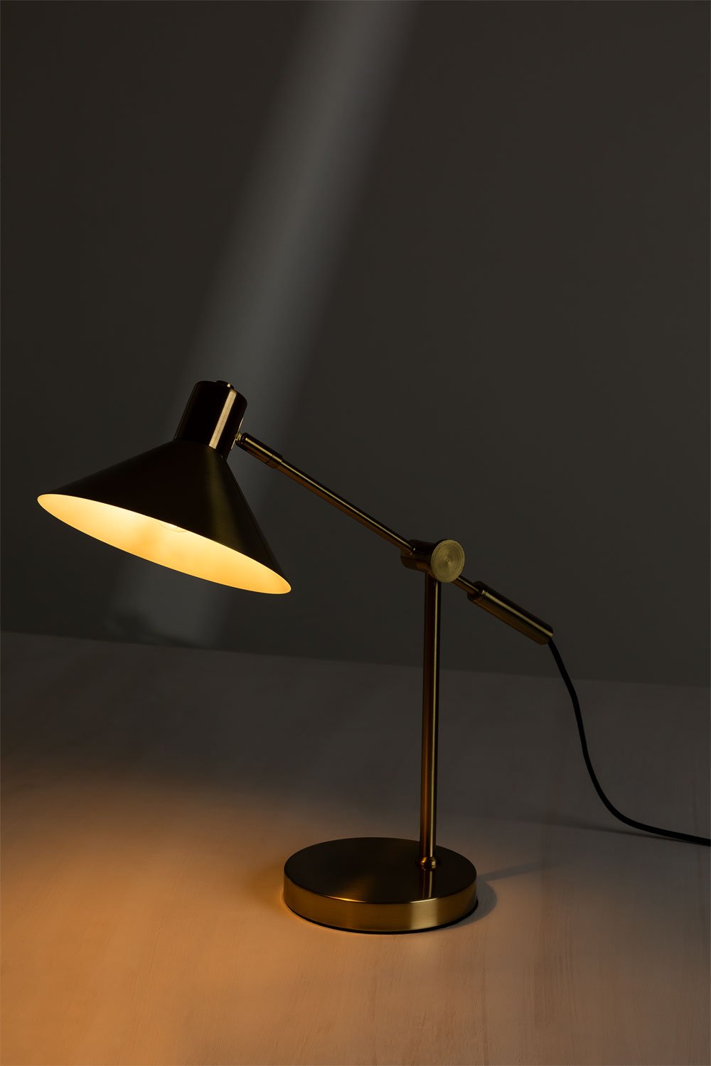 Directionele metalen tafellamp van Clayt-ijzer, galerij beeld 3