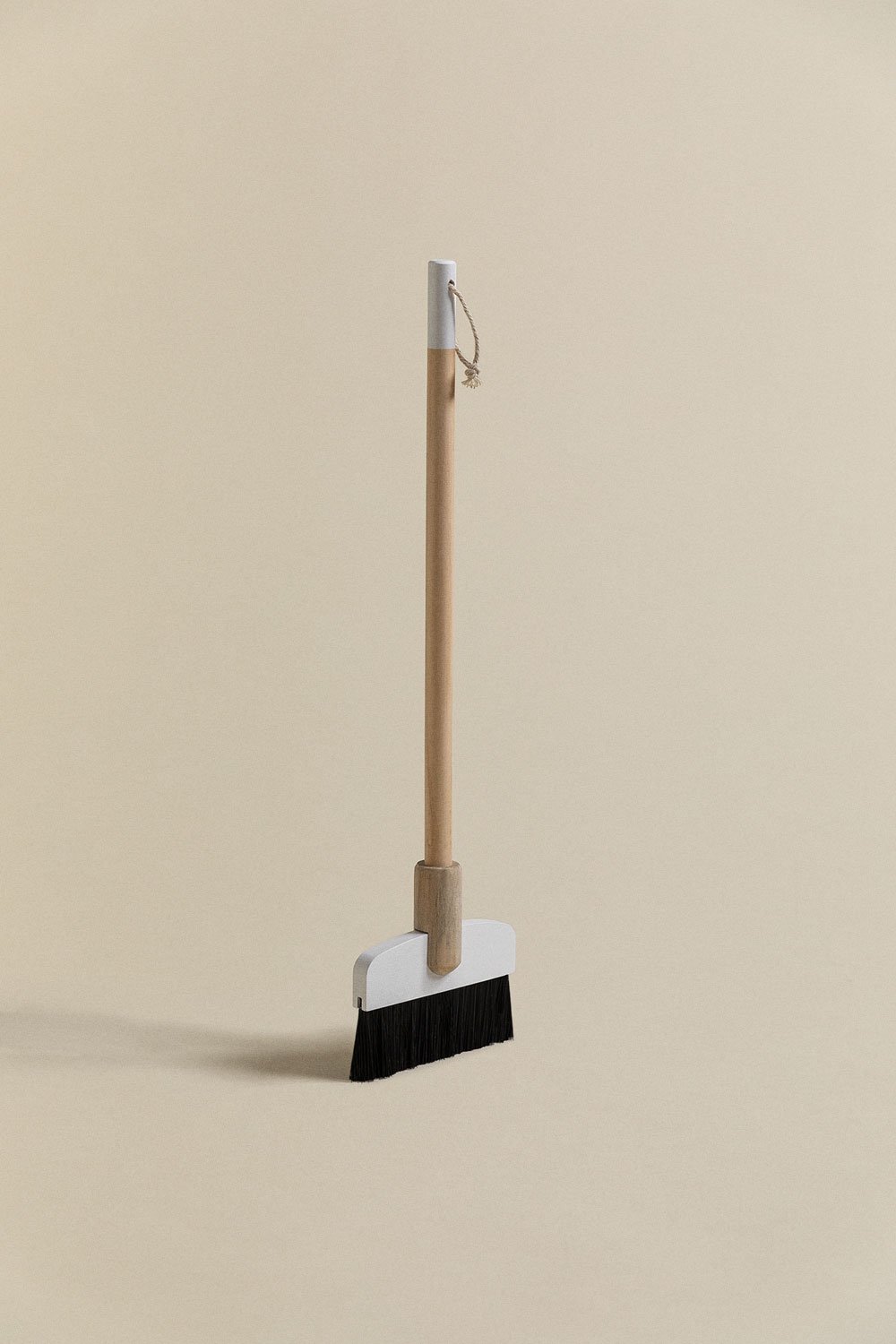 Bezem en blik van hout Edin Kids, galerij beeld 3