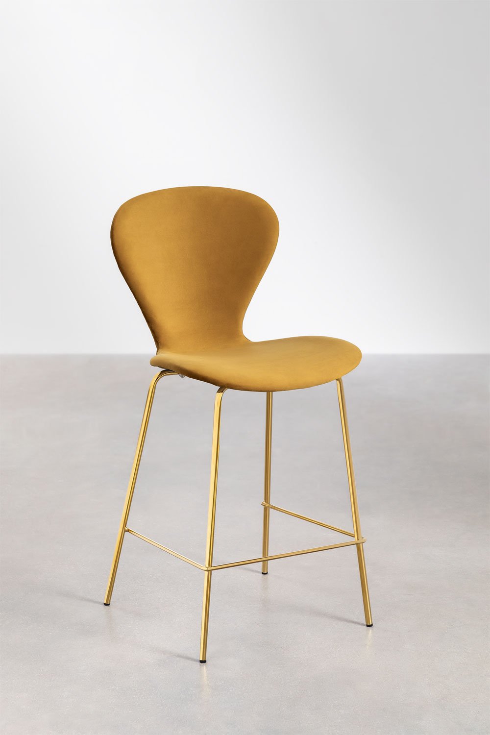 Hoge kruk 65 cm gestoffeerd met licht nude bruine kleur en poten van goudkleurig ijzer Uit, galerij beeld 1