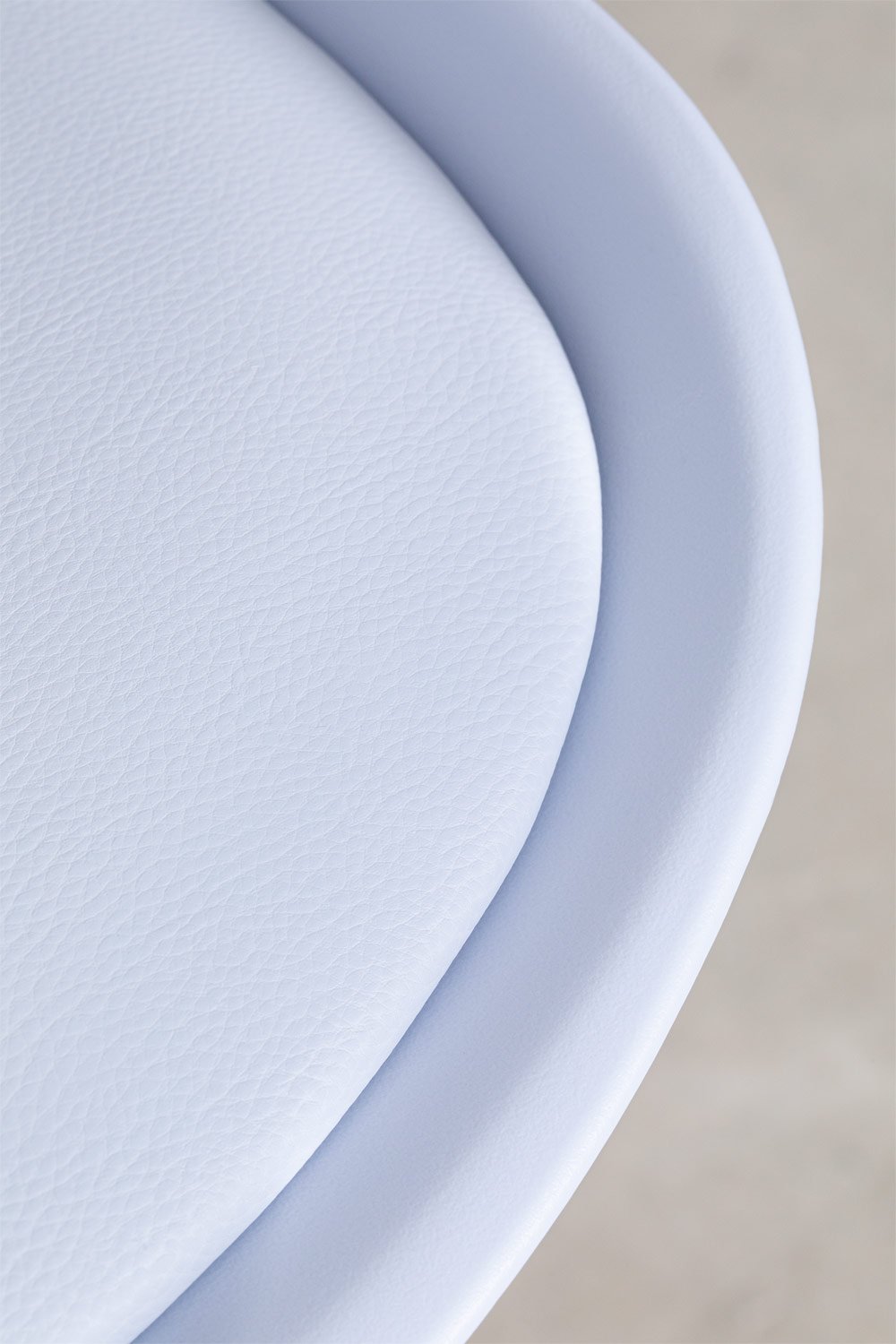 Set van 2 hoge krukken 65 cm met kussen van dolfijngrijs kunstleer Nordic, galerij beeld 5