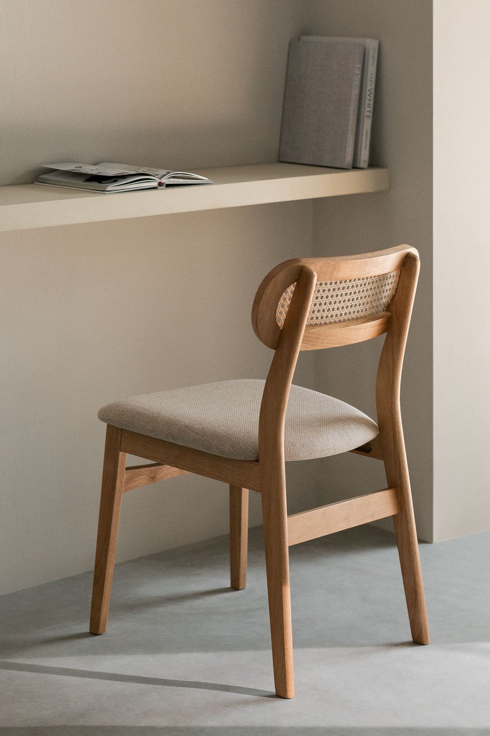 Set van 2 houten eetkamerstoelen Leivel , galerij beeld 1