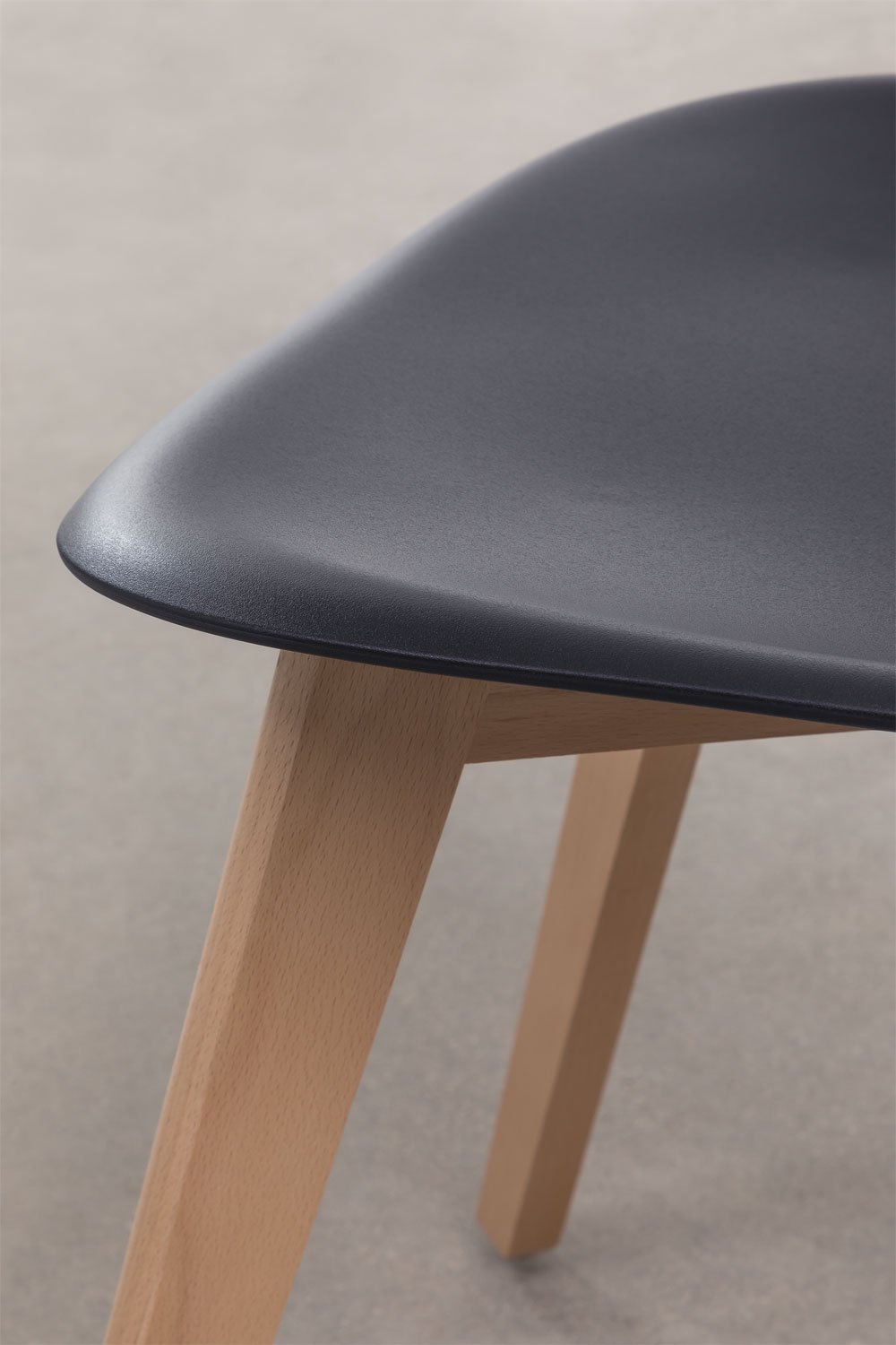Set van 2 eetkamerstoelen in polypropyleen en beukenhout Scand Nordic, galerij beeld 7