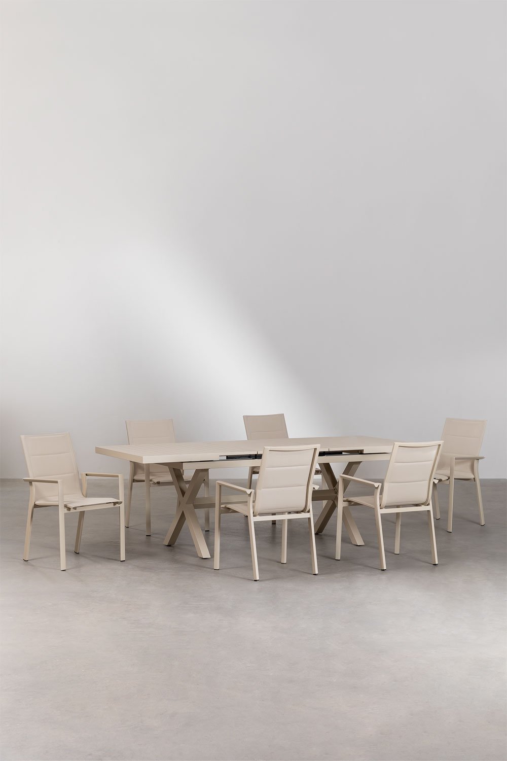 Set uitschuifbare rechthoekige tuintafel 180-240x90 cm en 6 stapelbare tuinstoelen met aluminium armleuningen Karena   , galerij beeld 2