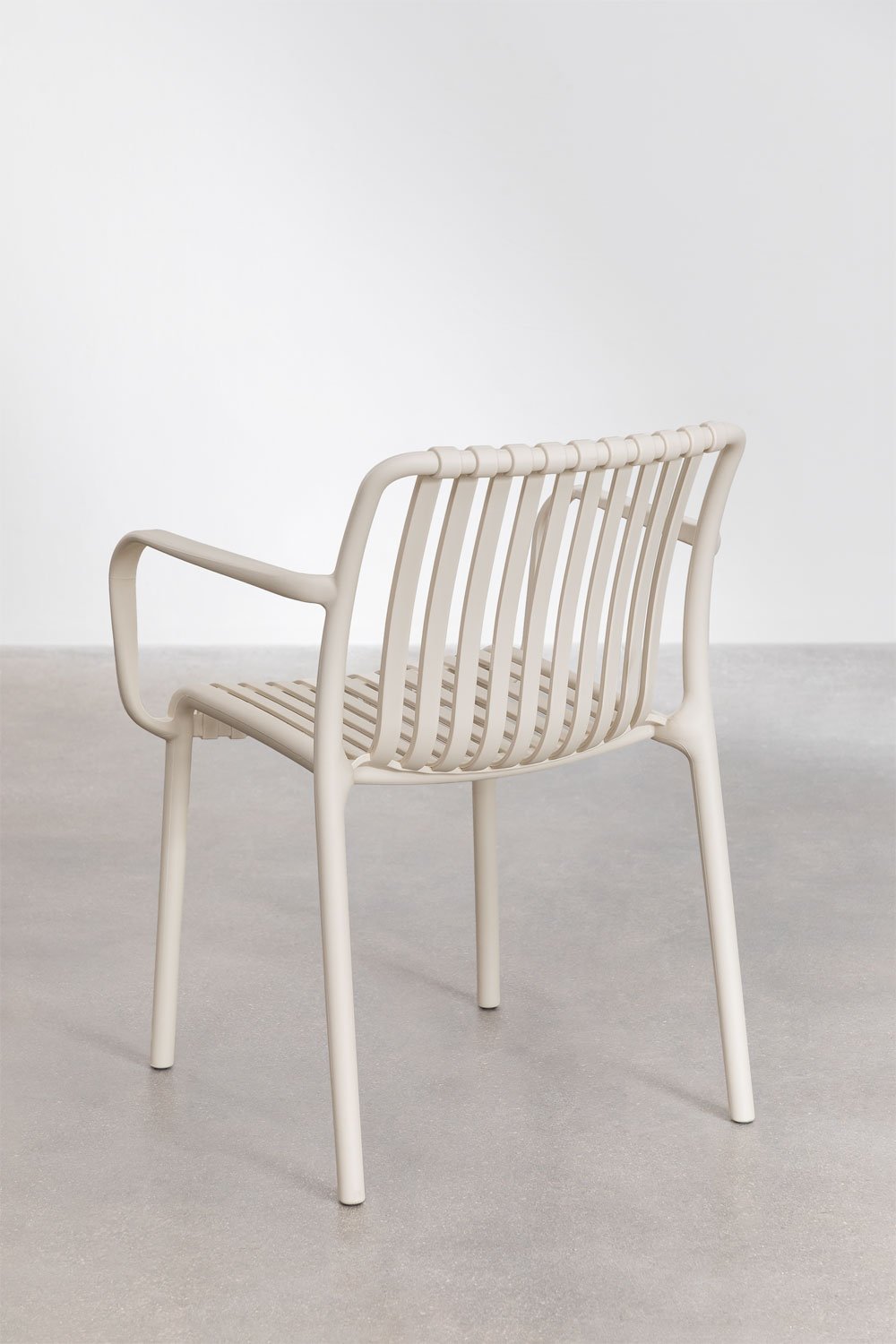 Verpakking van 2 Wendell polypropyleen tuinstoelen met armleuningen, galerij beeld 5