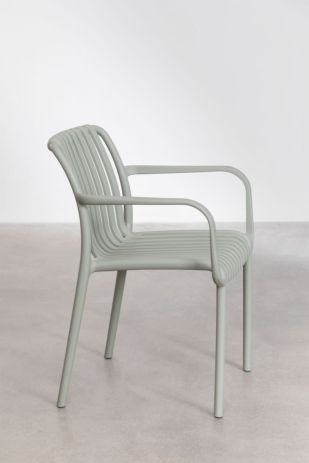 Verpakking van 4 Wendell polypropyleen tuinstoelen met armleuningen, galerij beeld 4