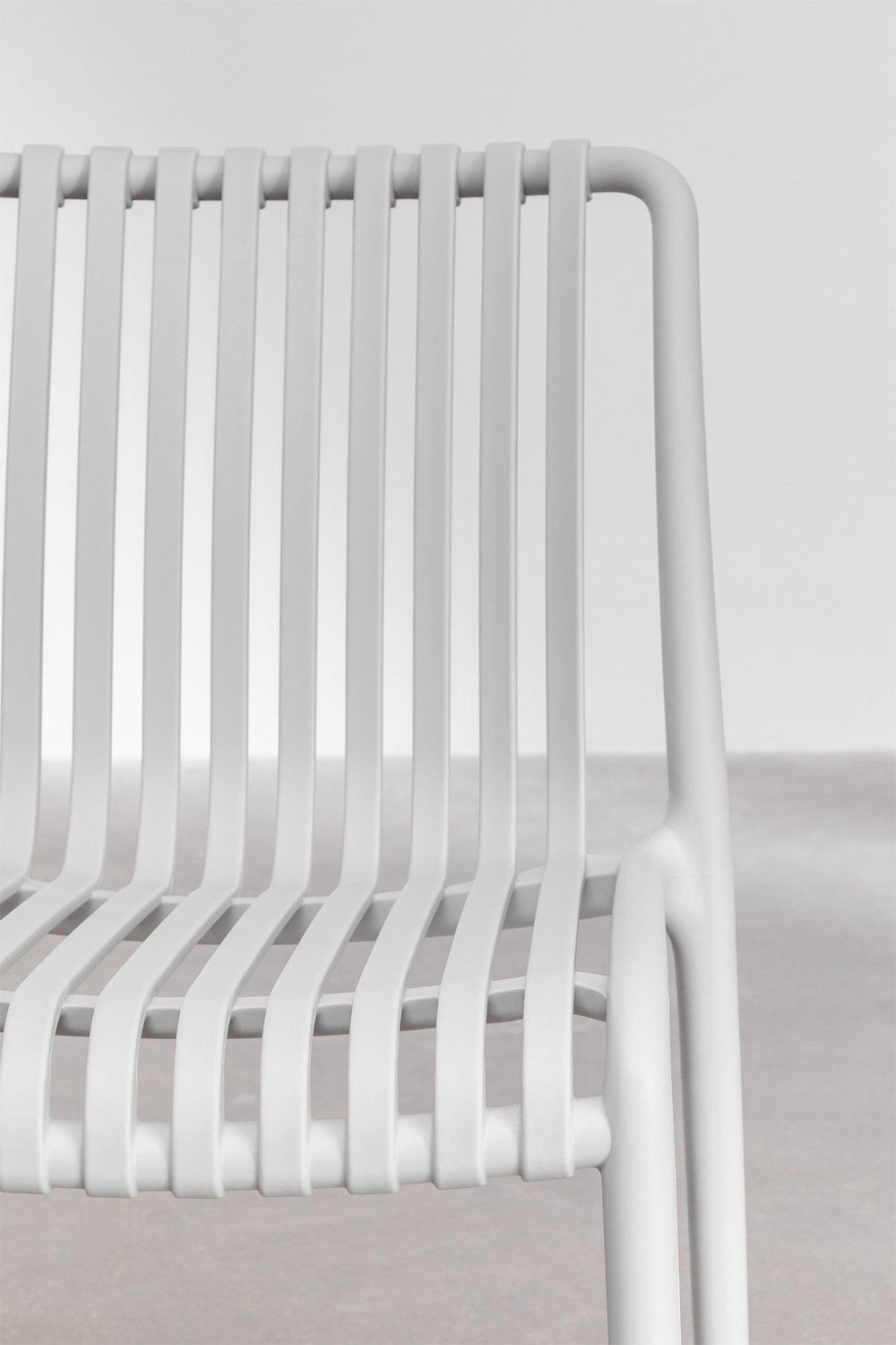 Verpakking van 2 Wendell polypropyleen stapelbare tuinstoelen, galerij beeld 5