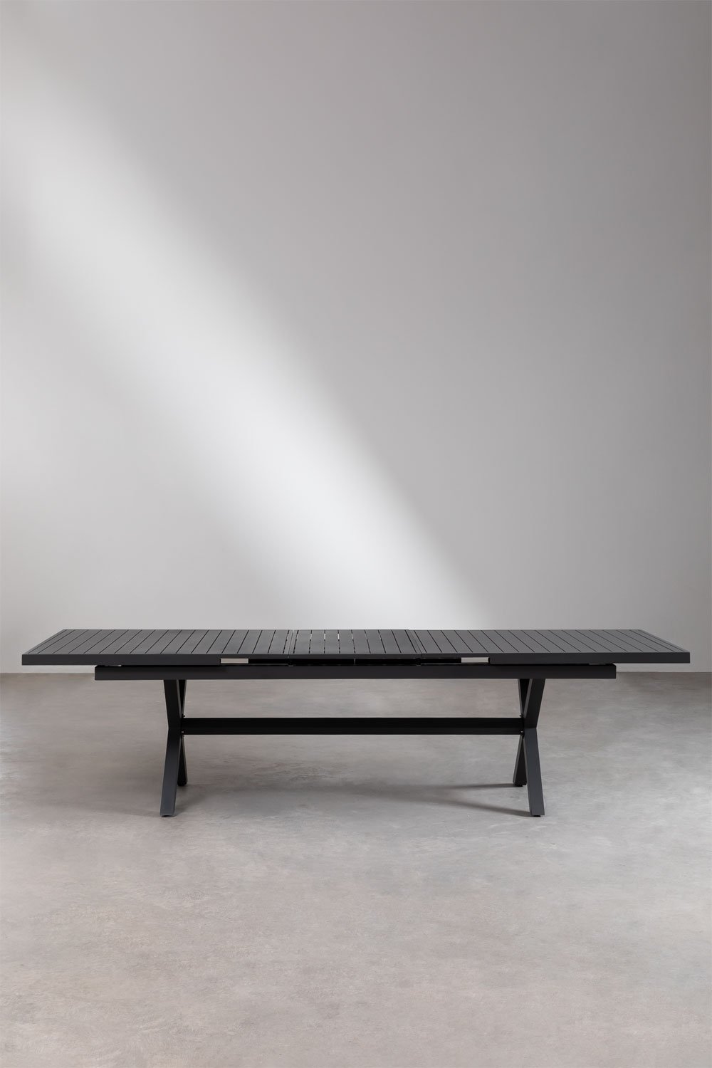 Set van uitschuifbare rechthoekige tafel 240-300x100 cm Karena en 10 tuinstoelen met armleuningen in aluminium Omara, galerij beeld 3