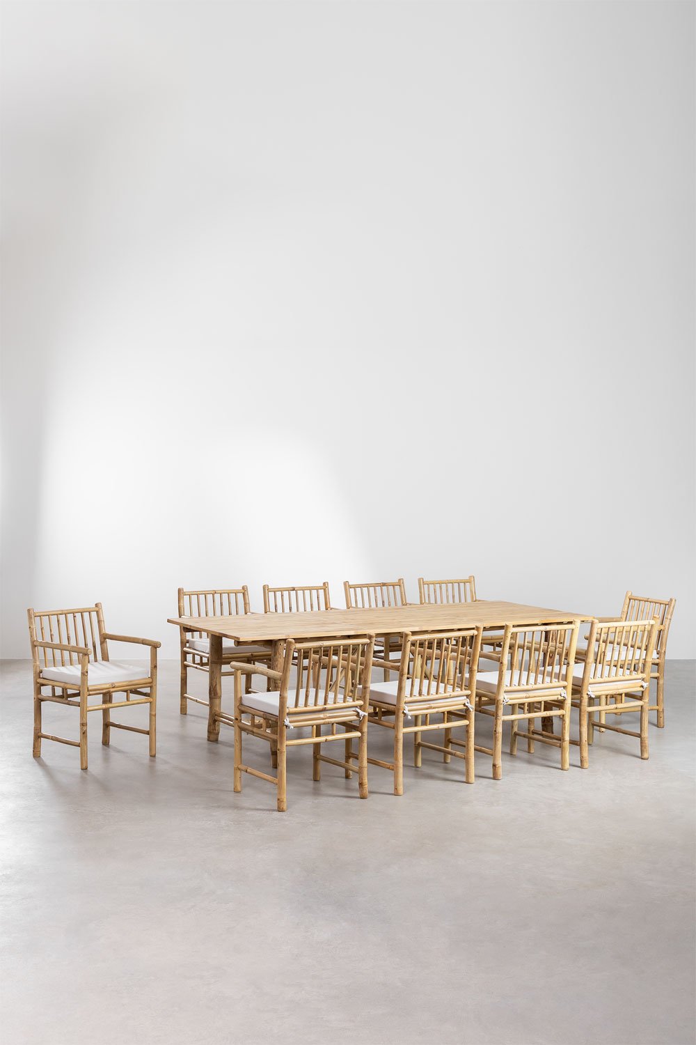 Set van rechthoekige tafel (250x100 cm) en 10 tuinstoelen met armleuningen in Senia bamboe, galerij beeld 2