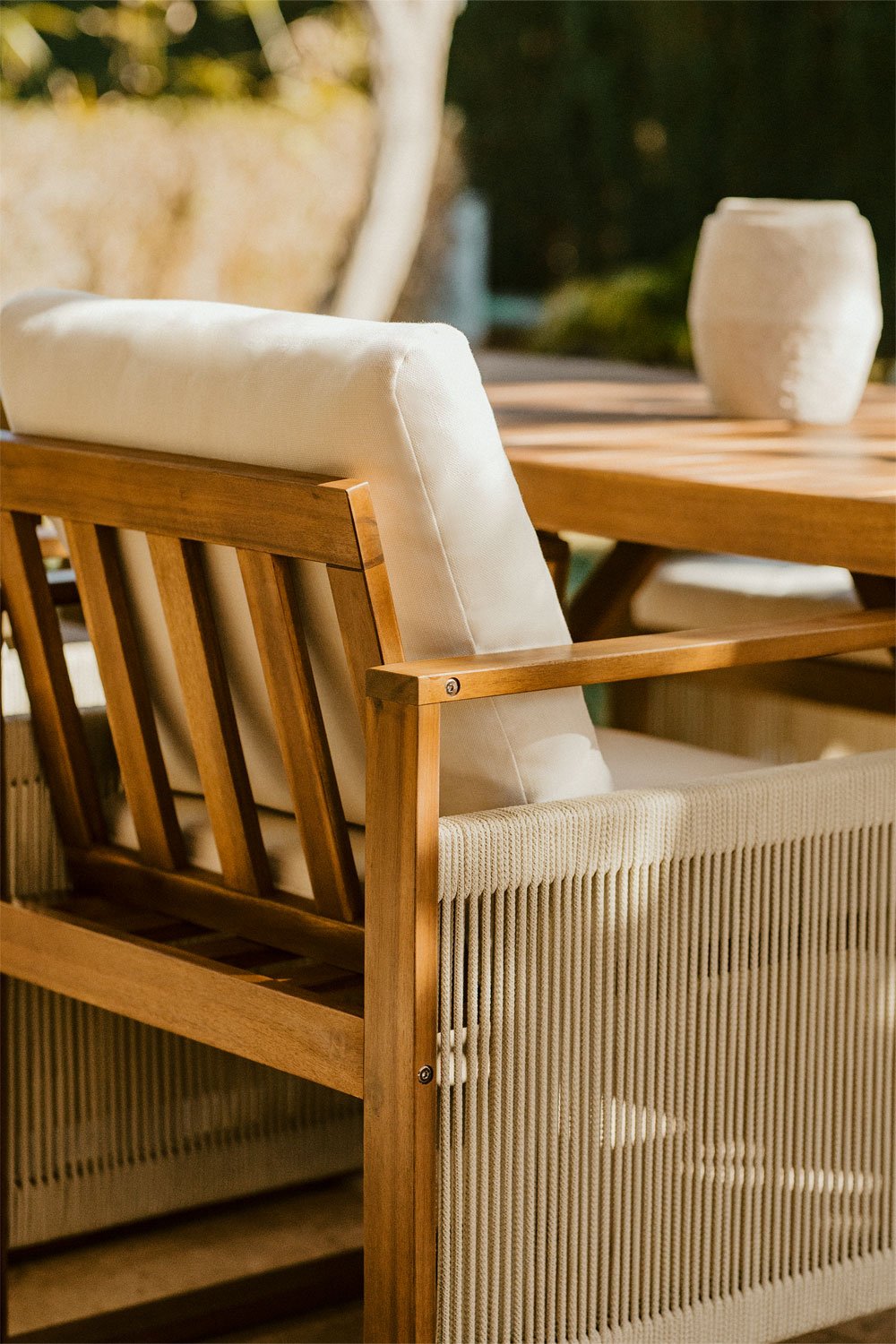 Rechthoekige tafelset (200x100 cm) en 6 tuinstoelen met armleuningen in acaciahout Nayely, galerij beeld 3