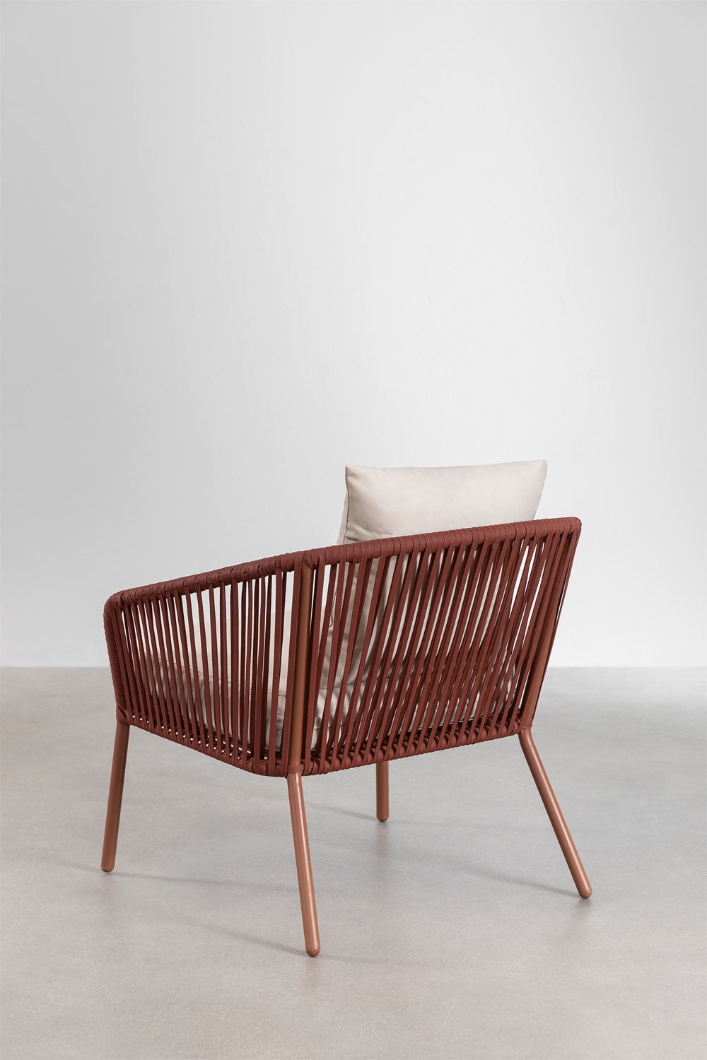 Tuinset met 2-zitsbank, 2 stoelen van gevlochten touw en Arhiza salontafels, galerij beeld 9