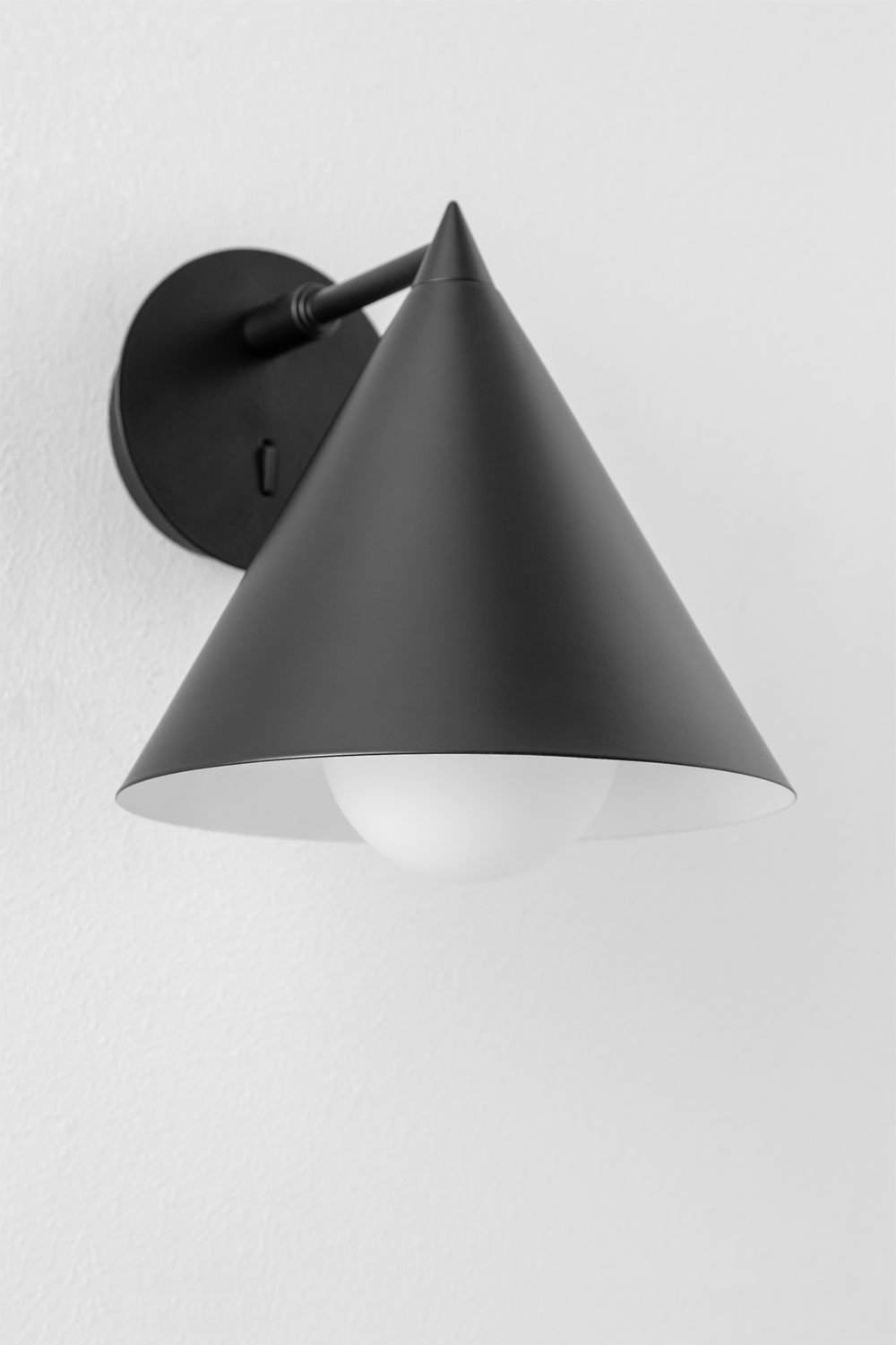 Arilda metalen wandlamp, galerij beeld 2