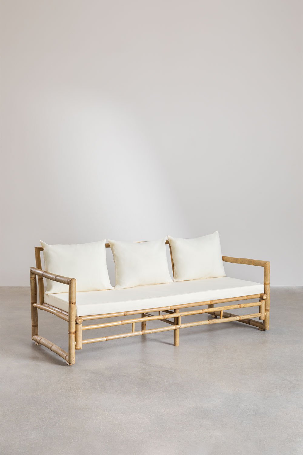 Tuinset met 3-zitsbank, 2 fauteuils en Livayna bamboe salontafel       , galerij beeld 4