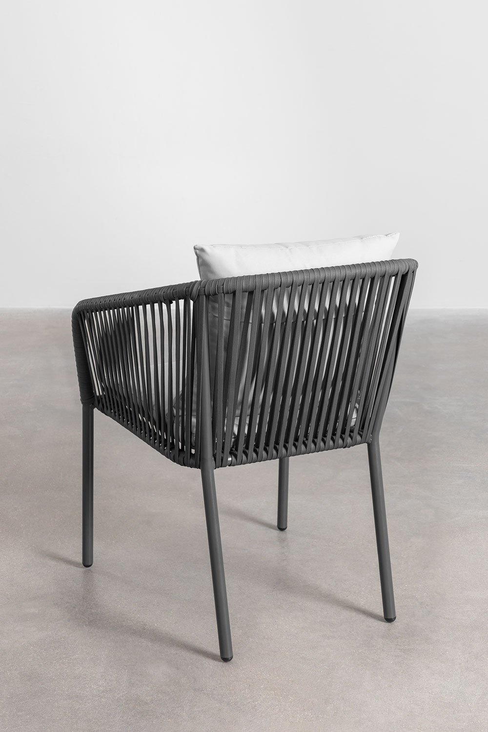 Arhiza Classic tuinstoel met aluminium armleuningen en gevlochten touw, galerij beeld 4