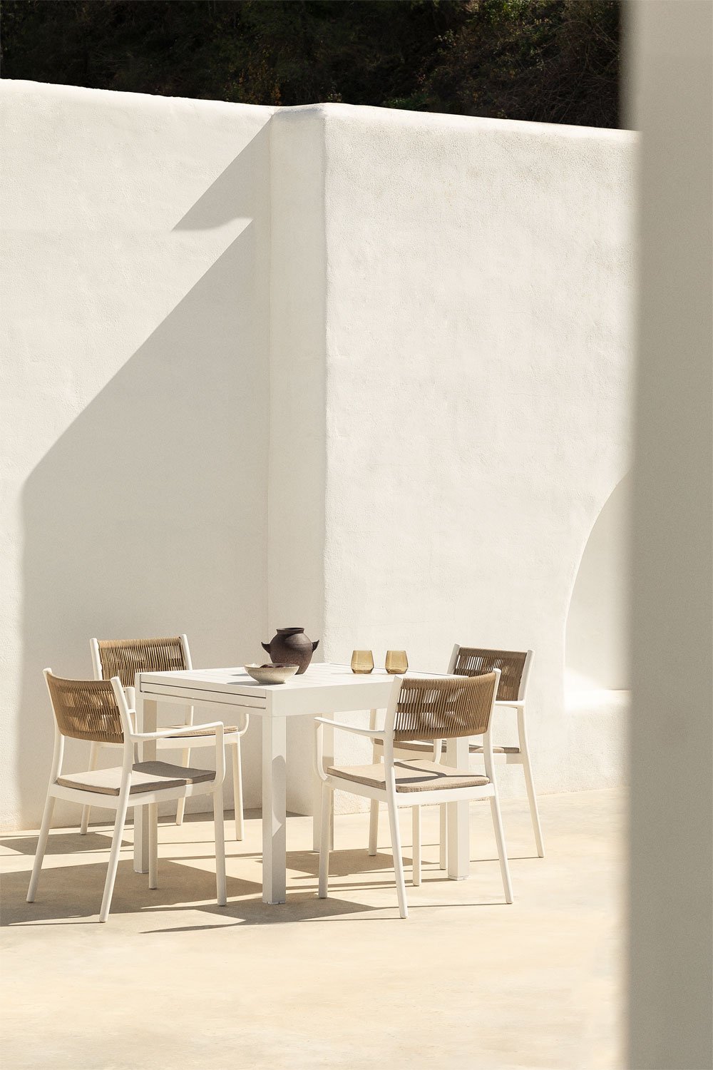 Starmi uitschuifbare rechthoekige aluminium tafelset (90-180x90 cm) en 4 Favila stapelbare tuinstoelen, galerij beeld 1
