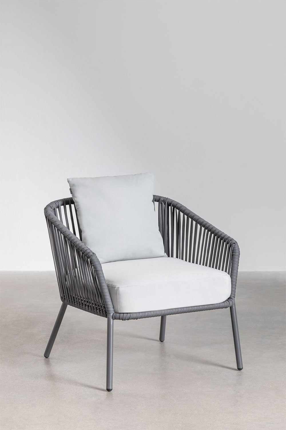 Tuinset met 2-zitsbank, 2 stoelen van gevlochten touw en Arhiza salontafels, galerij beeld 6