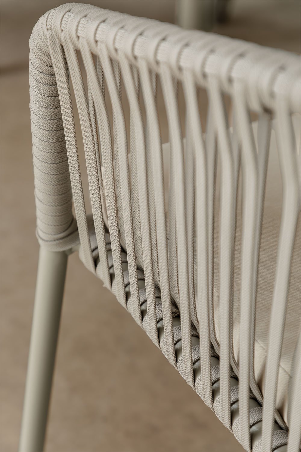 Pakket van 4 Arhiza Classic eetkamerstoelen met armleuningen van aluminium en gevlochten touw, galerij beeld 2