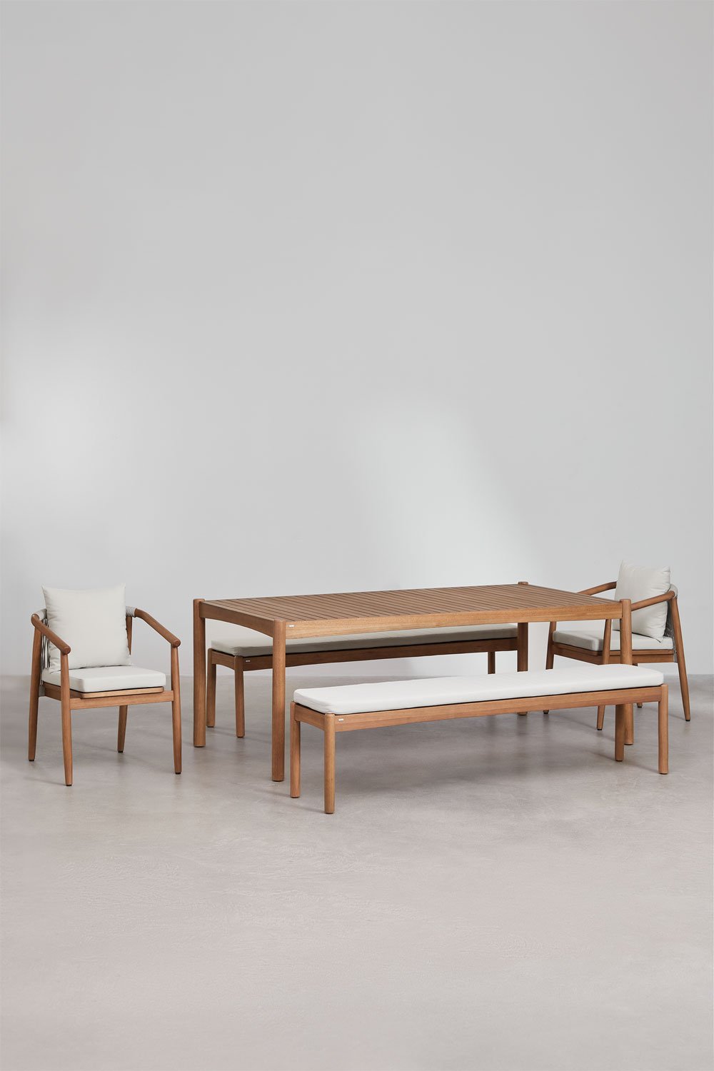 Rechthoekige tafelset (200x100 cm), 2 banken en 2 eetkamerstoelen met armleuningen in eucalyptushout Aderyn, galerij beeld 1