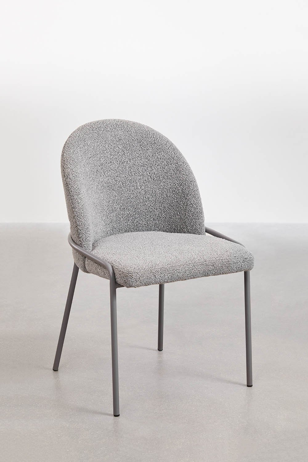 Pak van 4 Grolet gestoffeerde eetkamerstoelen, galerij beeld 3