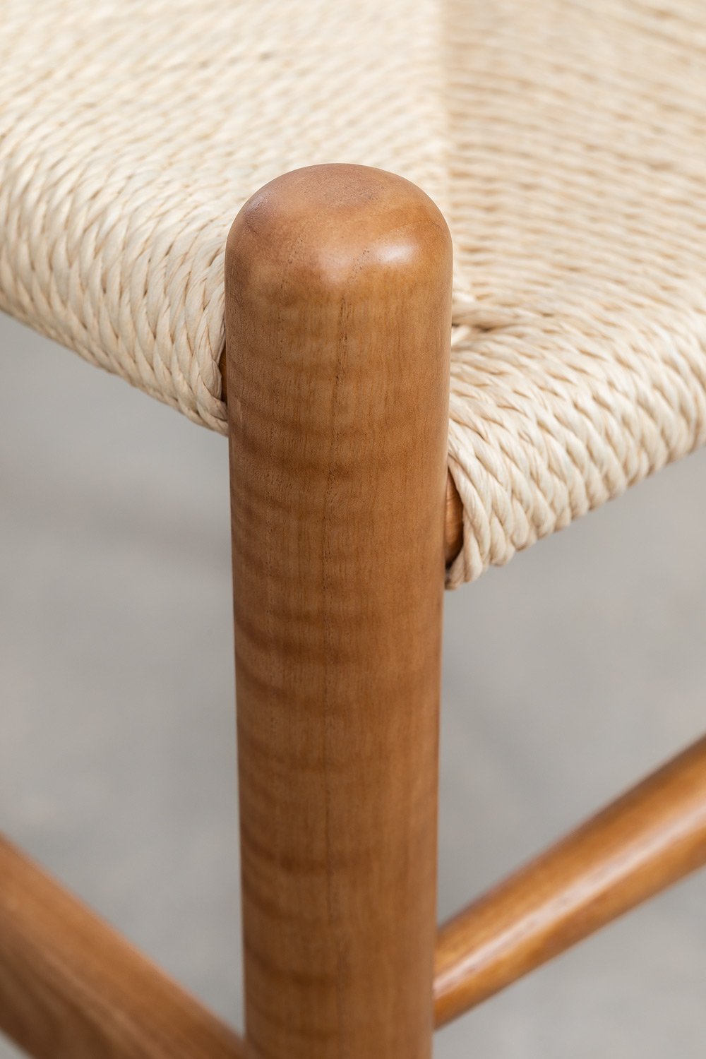 Pakket van 2 Uish Edition iepenhouten eetkamerstoelen, galerij beeld 6