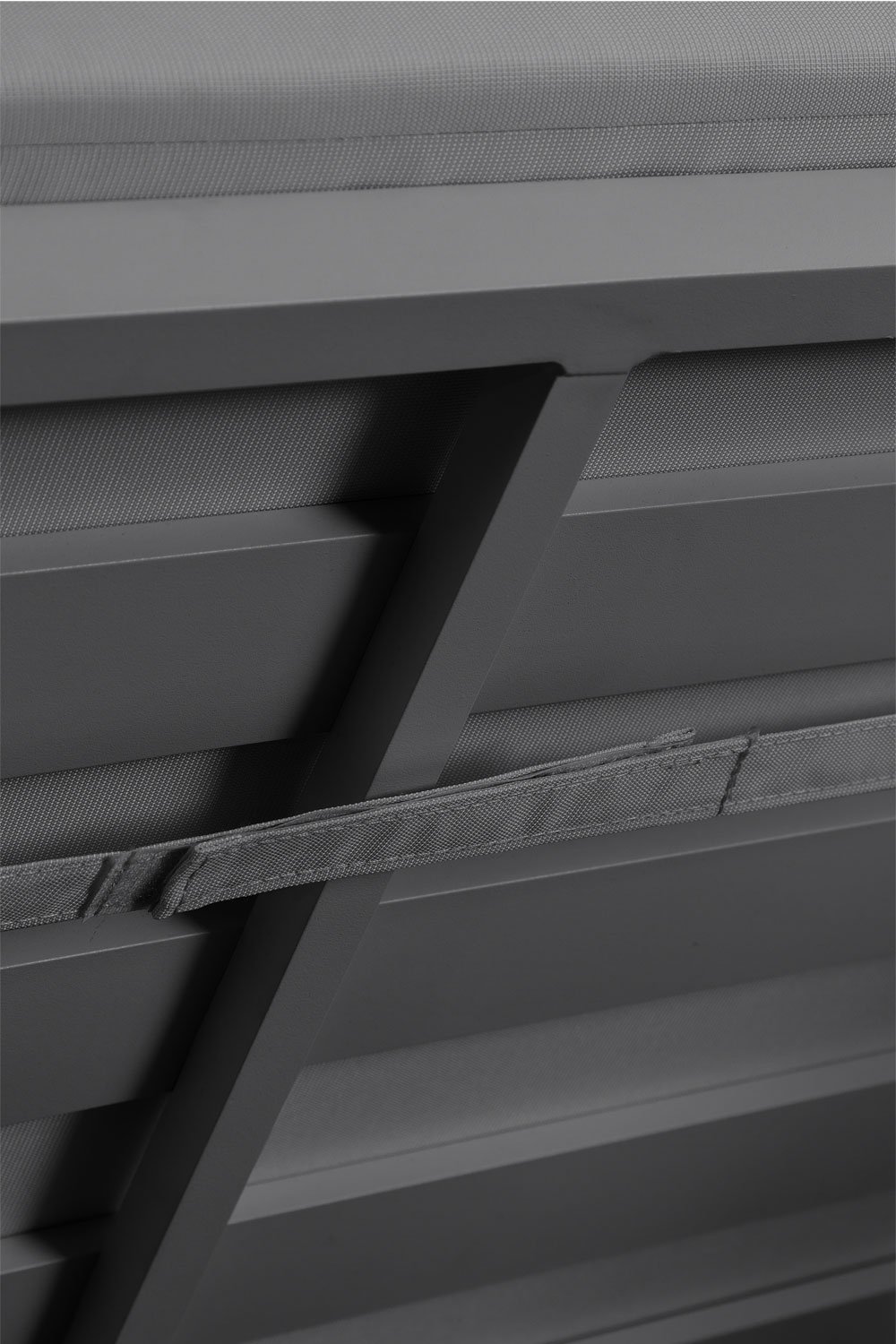 Liggend Balinees bed in aluminium en Nasau-stof, galerij beeld 10