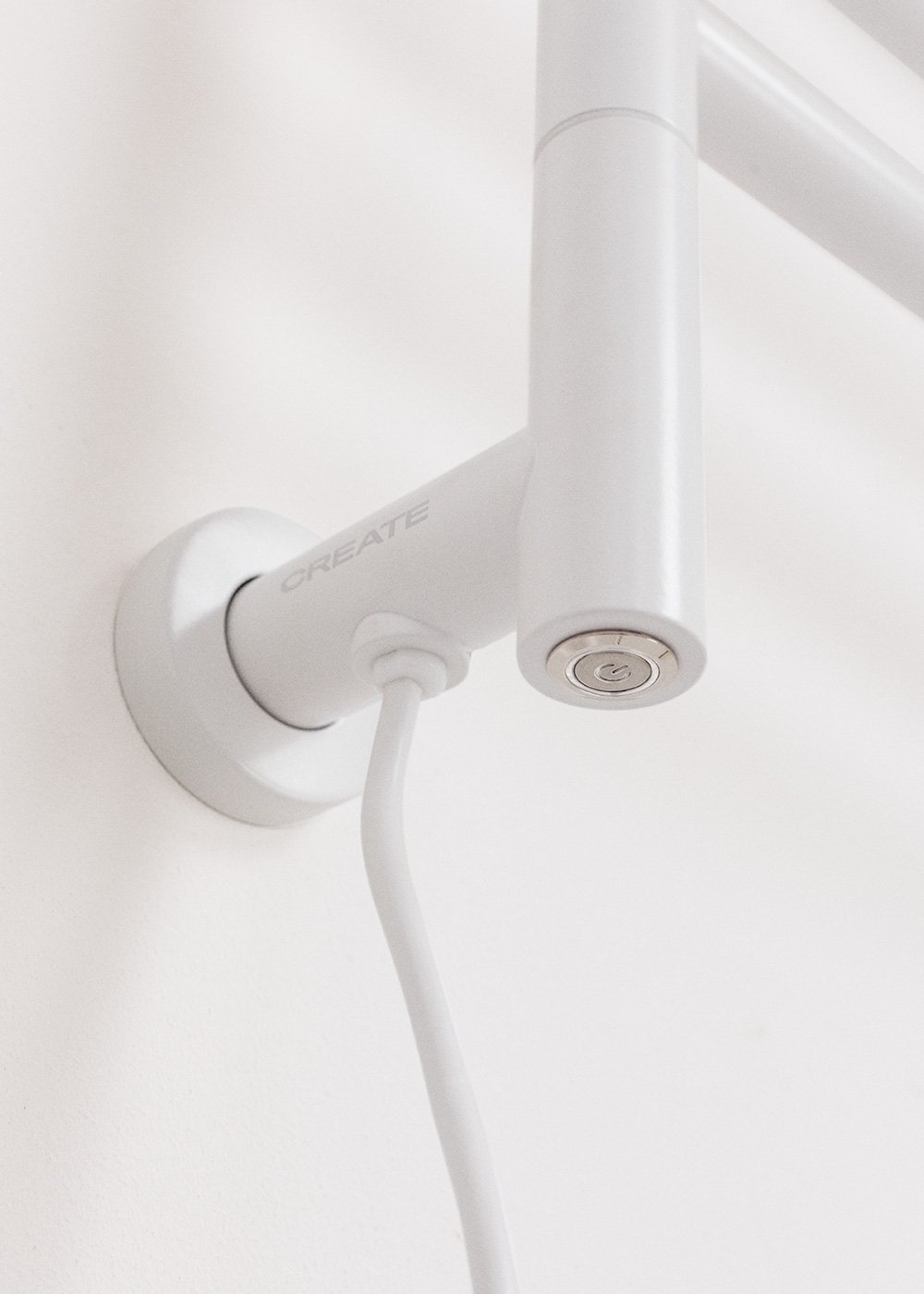 CREATE - WARM TOWEL MINIMAL - Elektrisch handdoekenrek met 180º draaibare stan, galerij beeld 4