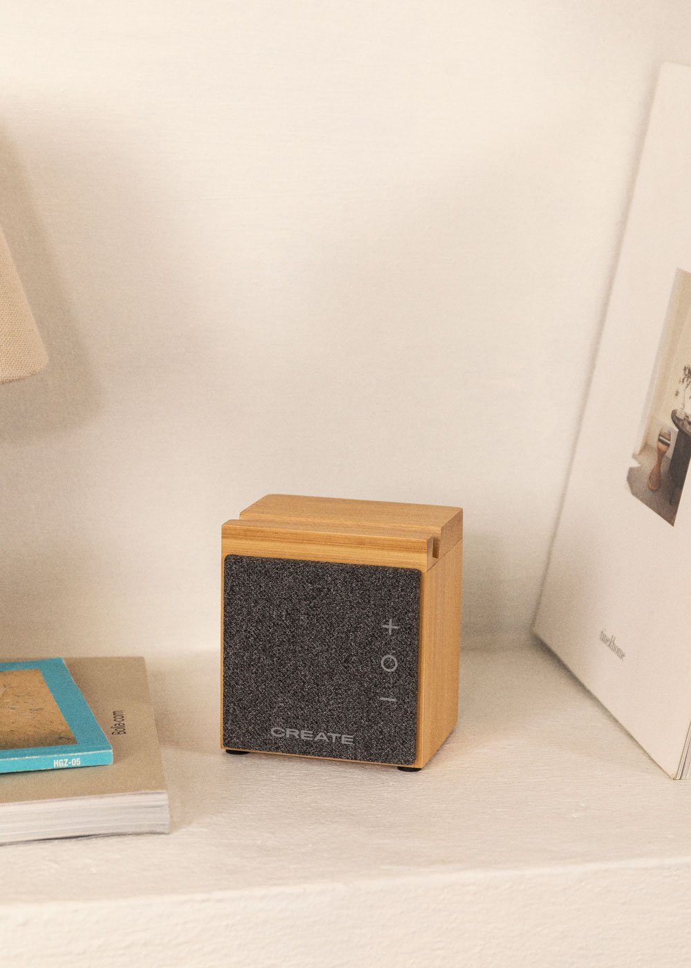 CREATE - SPEAKER MINI PRO BAMBOO - Bamboe bluetooth speaker met smartphonehouder, galerij beeld 1