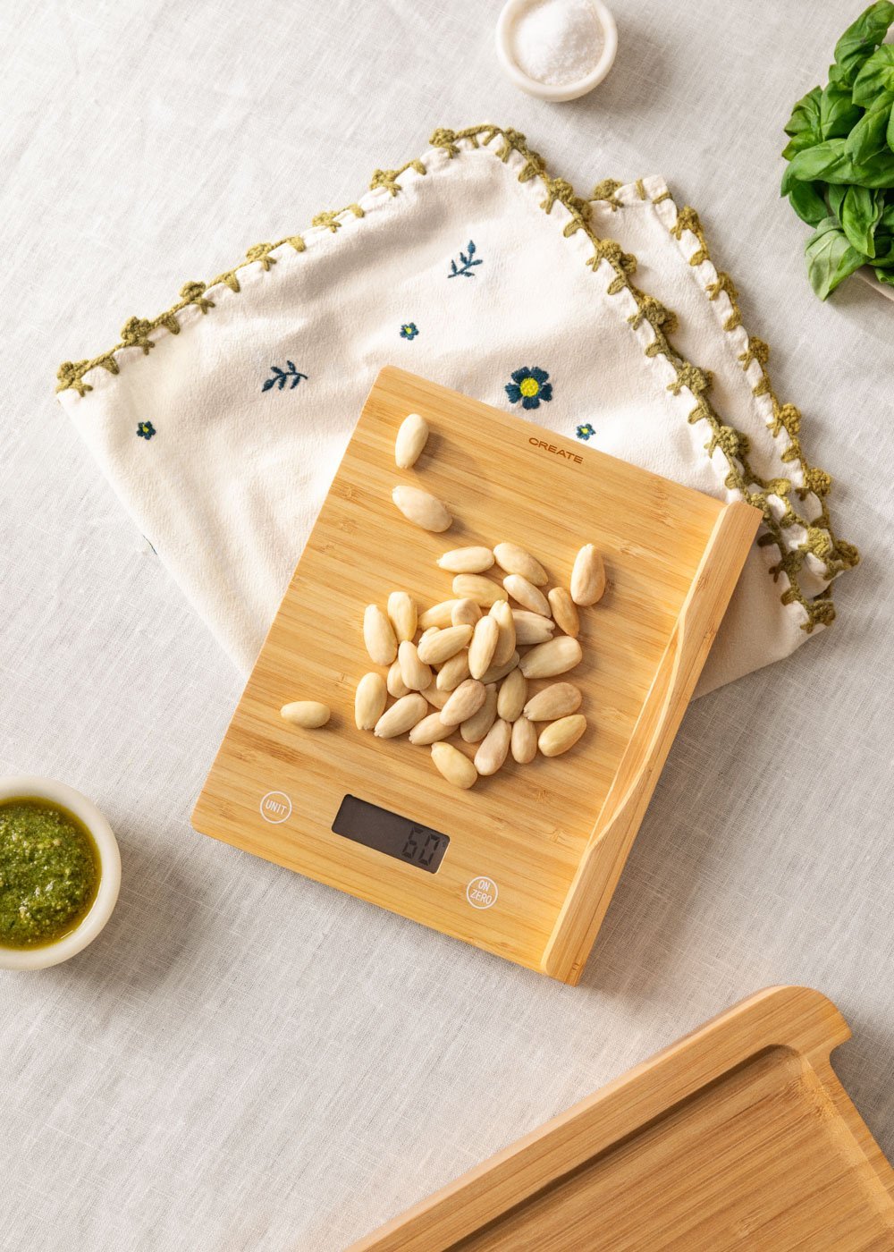 CREATE - BOARD SCALE BAMBOO - Snijplank voor keuken met geïntegreerde schaal, galerij beeld 4