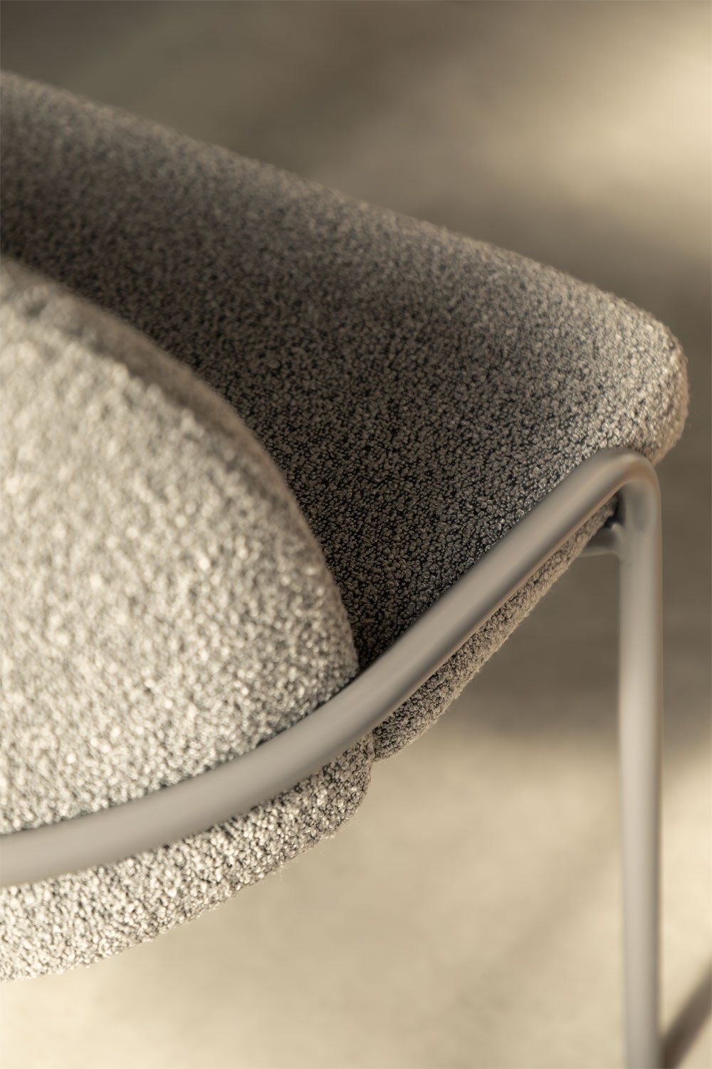 Pak van 4 Grolet gestoffeerde eetkamerstoelen, galerij beeld 2