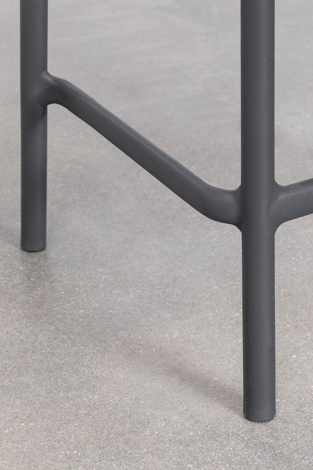 Set van 4 hoge tuinkrukken 65 cm stapelbaar van grafiet grijs polypropyleen Wendell, galerij beeld 8