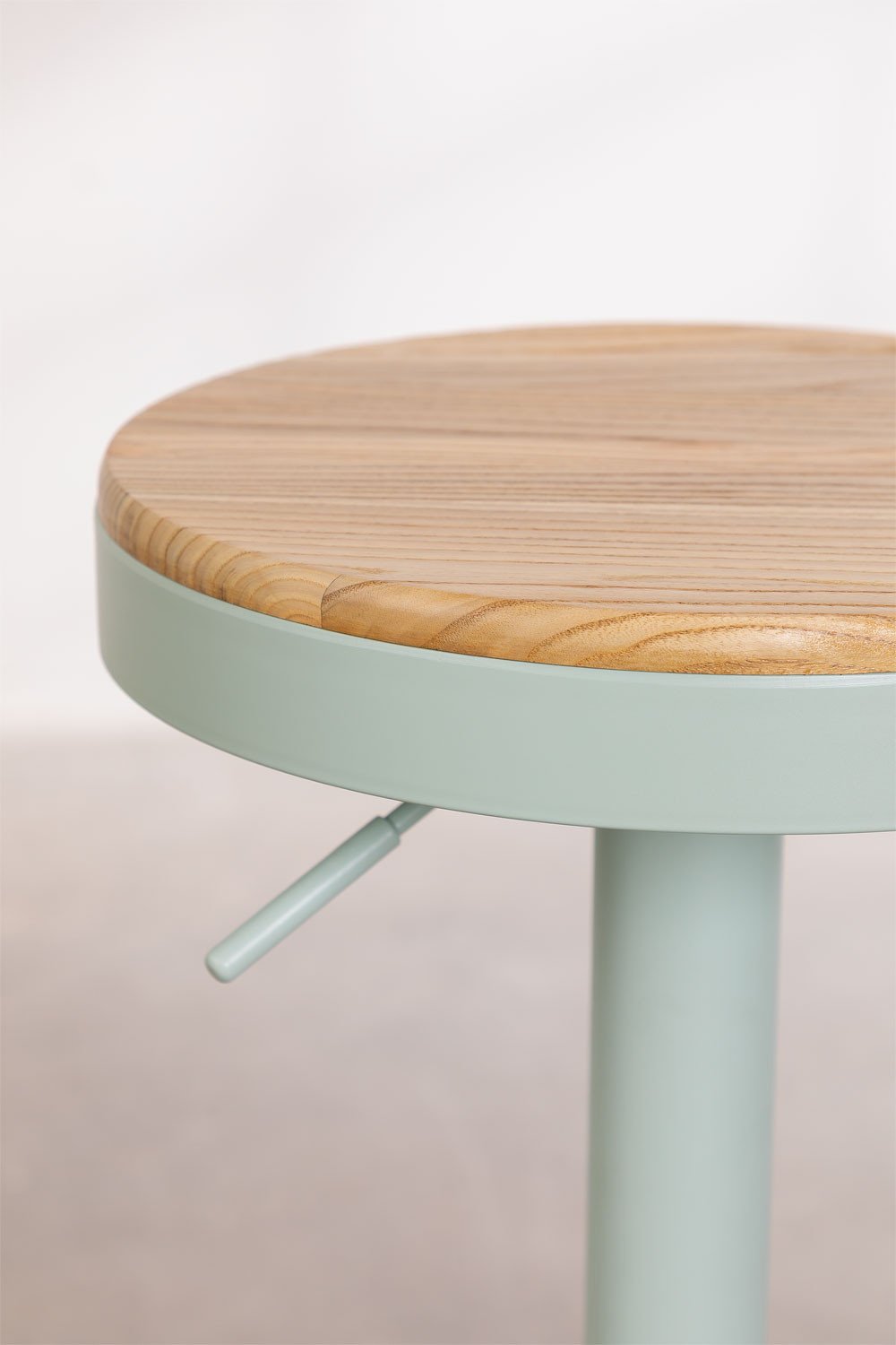 Set van 4 hoge krukken 75 cm van jungle groen fluweel en donker hout afgewerkte poten Glamm, galerij beeld 4