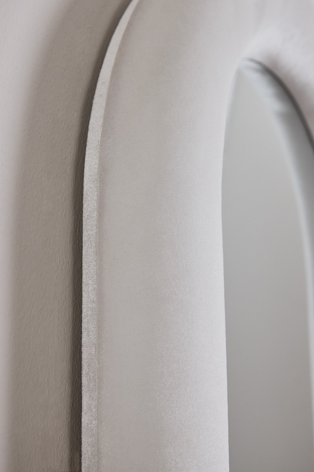 Ovale wandspiegel in fluweel 60x160 cm Santes, galerij beeld 5