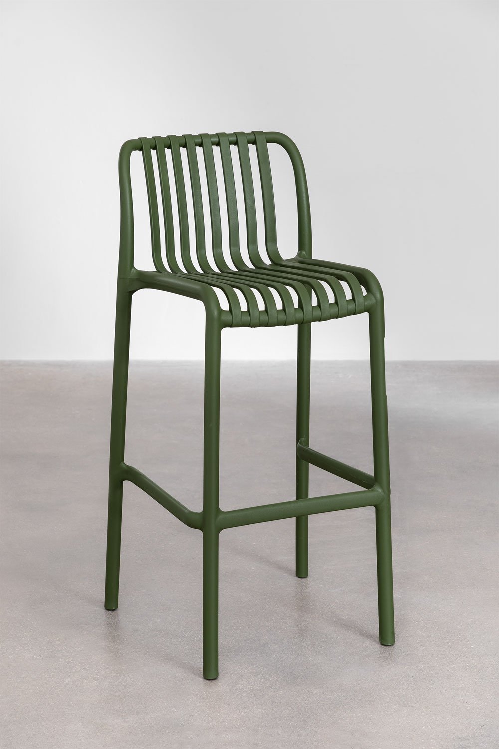 Set van 2 hoge krukken 75 cm stapelbaar van pesto groen polypropyleen Wendell, galerij beeld 2