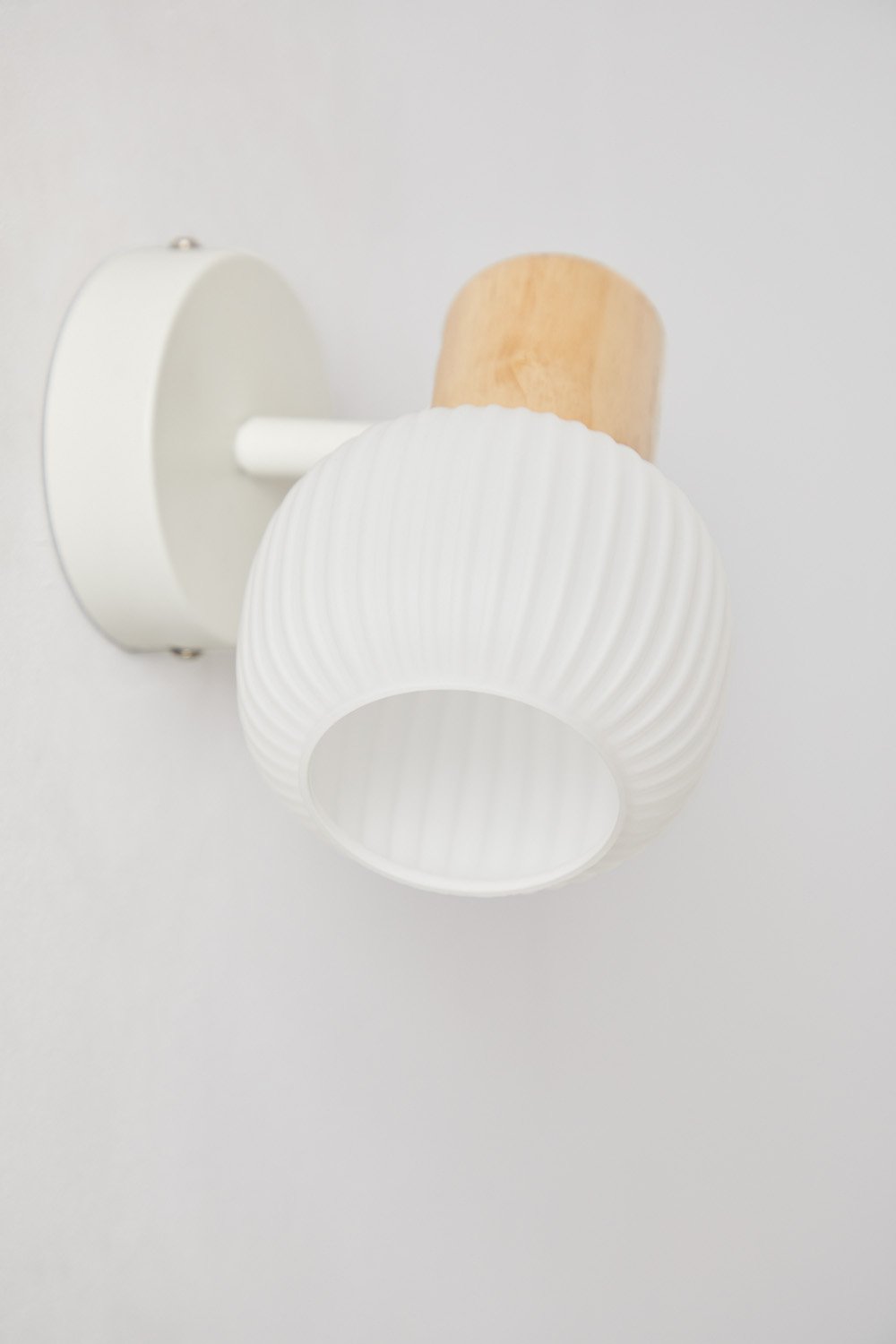 Wandlamp in ijzer, rubberhout en glas Ekaizy, galerij beeld 4