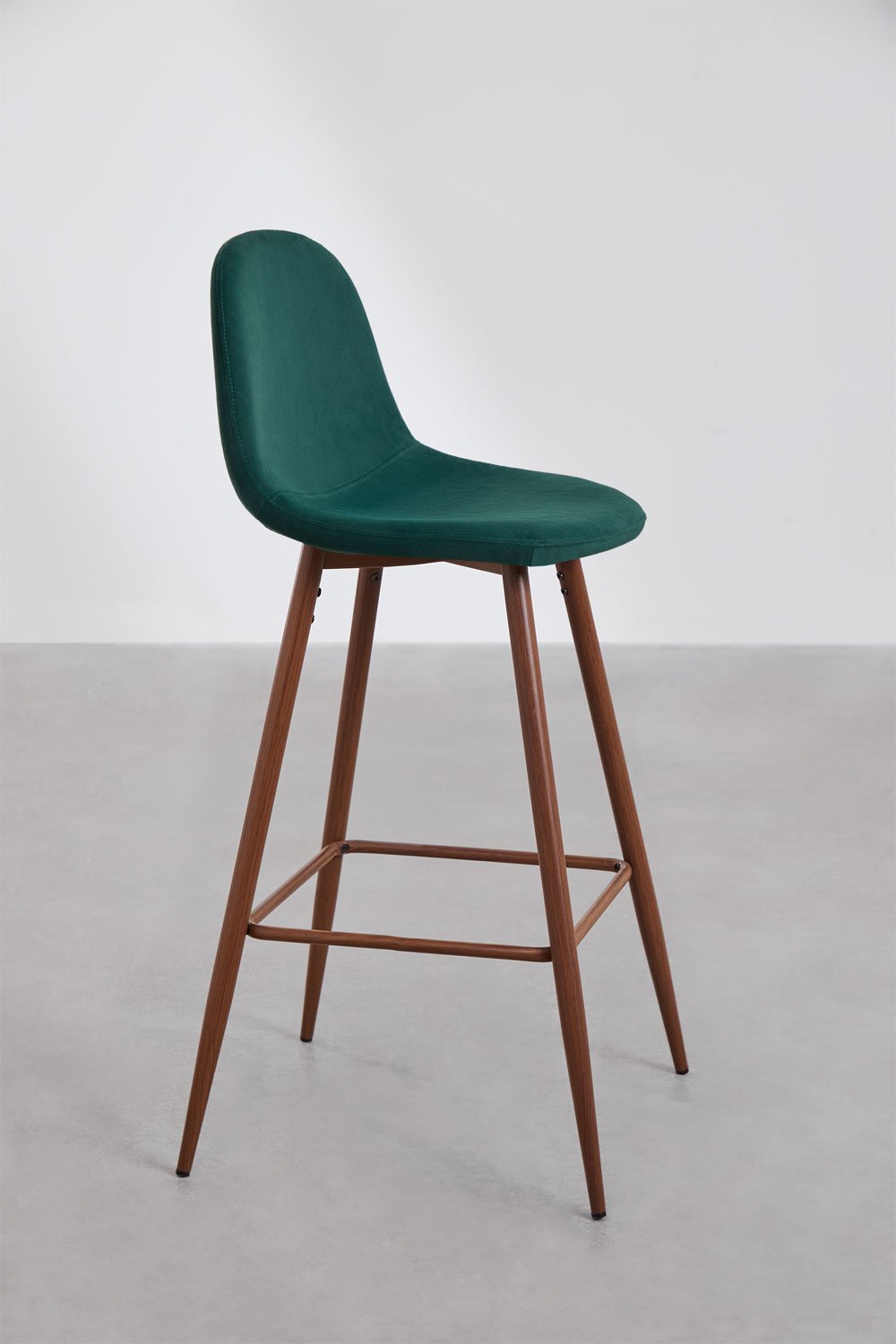 Hoge kruk 75 cm van jungle groen fluweel en donker hout afgewerkte poten Glamm, galerij beeld 2