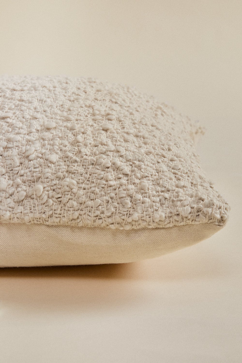 Vierkant kussen 45x45 cm in bouclé stof Zanero, galerij beeld 4