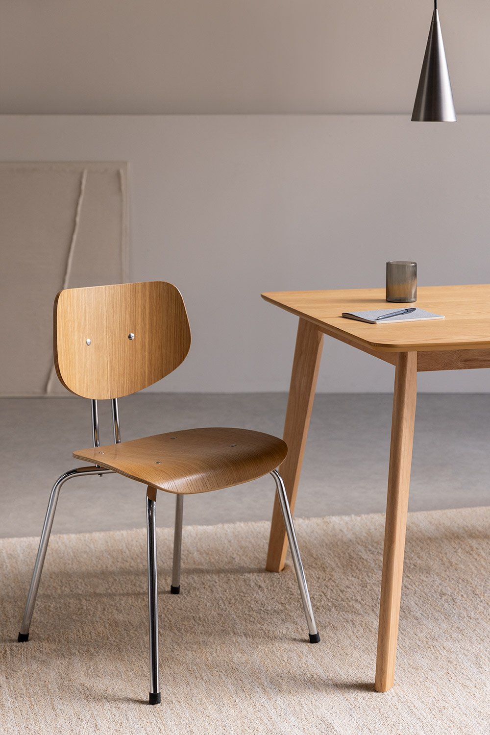 Set van 2 Odelys houten eetkamerstoelen, galerij beeld 1