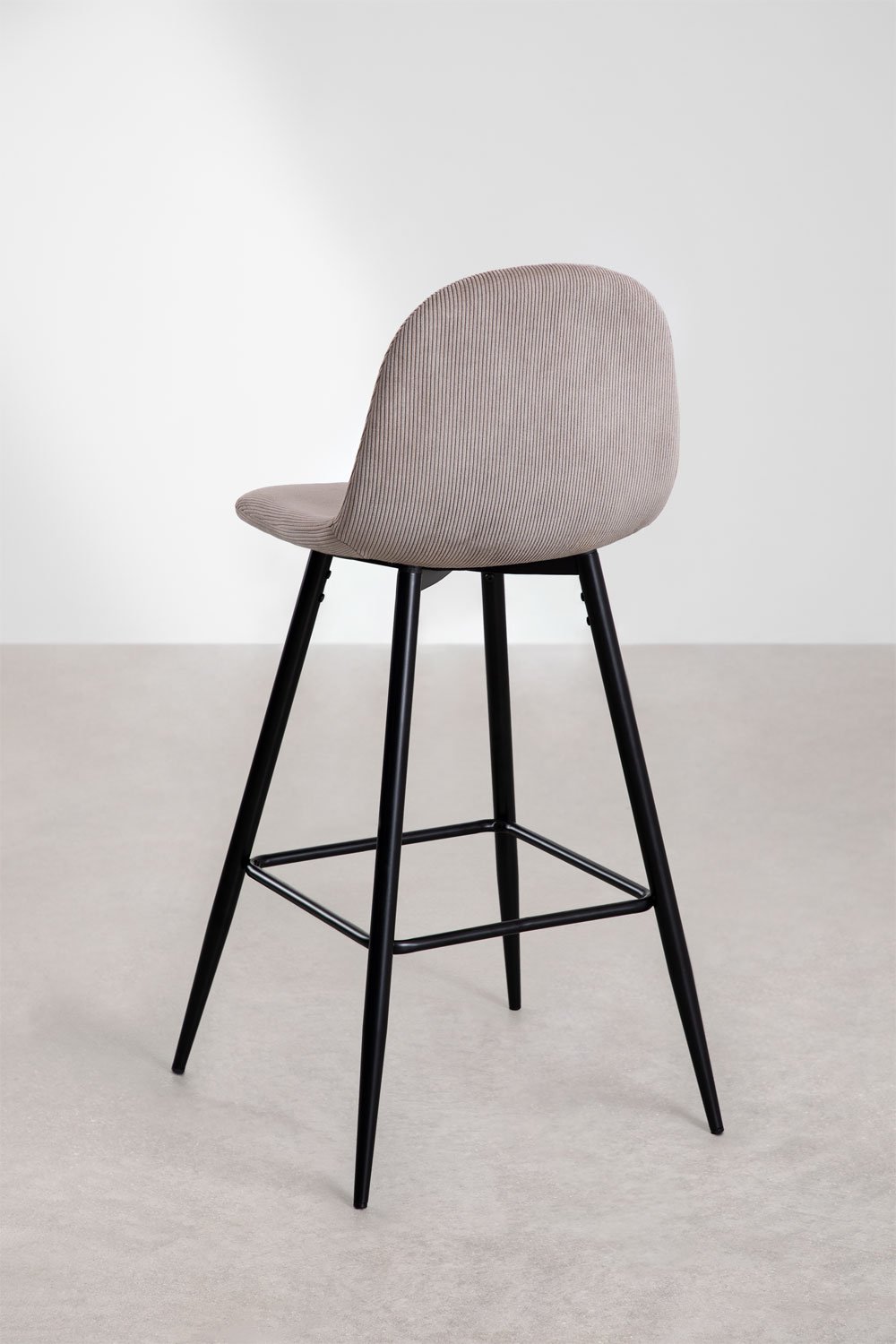 Hoge kruk 75 cm van mokkabruine ribstof en zwarte poten Glamm, galerij beeld 3