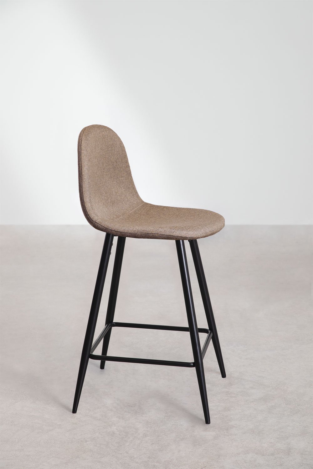 Hoge kruk 65 cm van taupe grijs stof en zwarte poten Glamm, galerij beeld 3