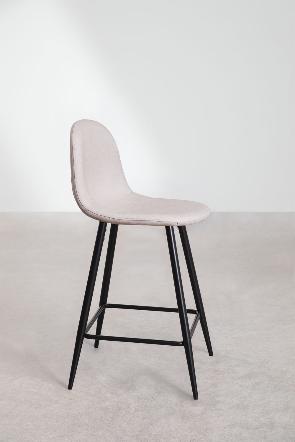 Set van 4 hoge krukken 65 cm van crèmewit stof en zwarte poten Glamm, galerij beeld 2