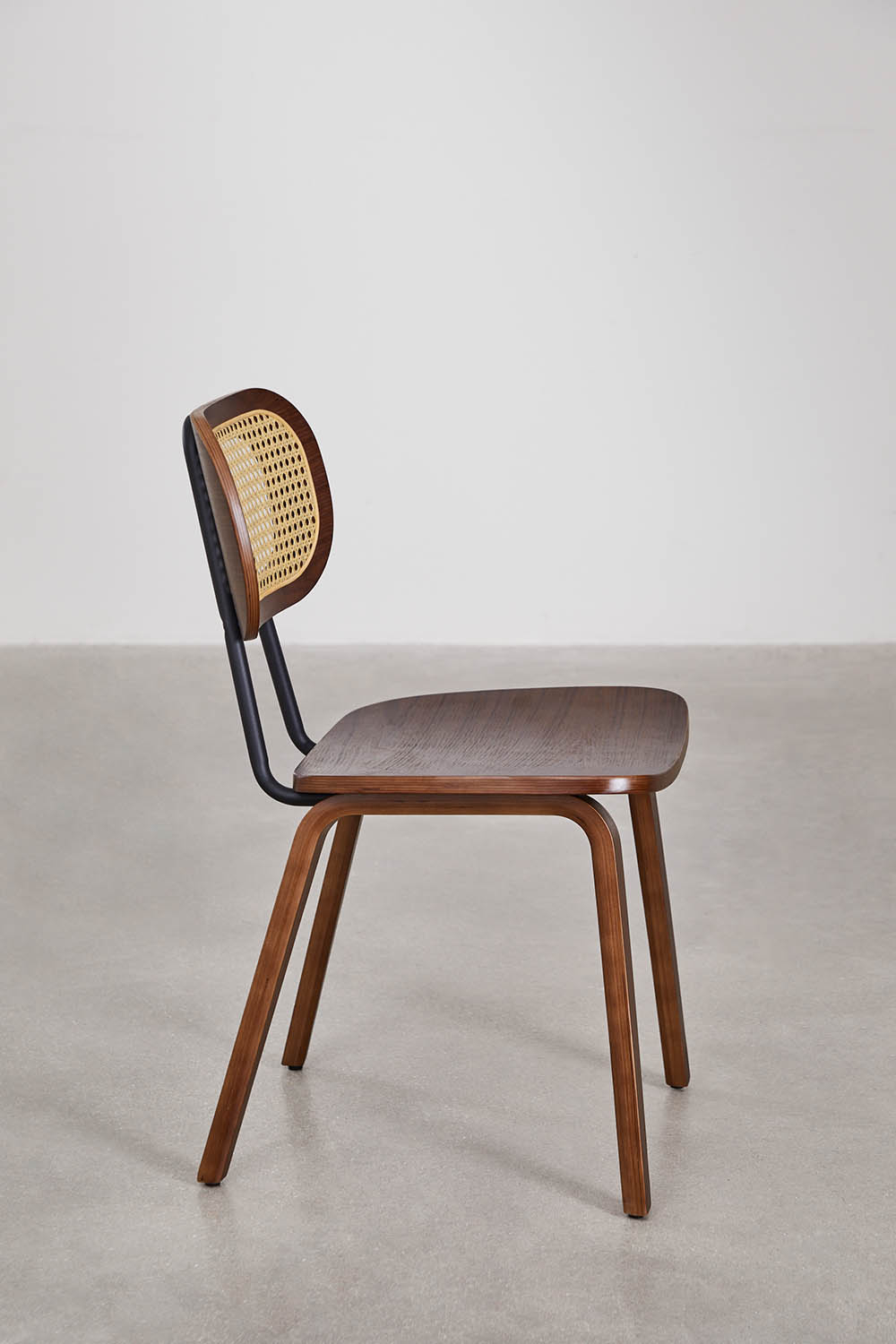 Ton Van Riet Set van 2 eetkamerstoelen van hout en riet Kaylia - SKLUM