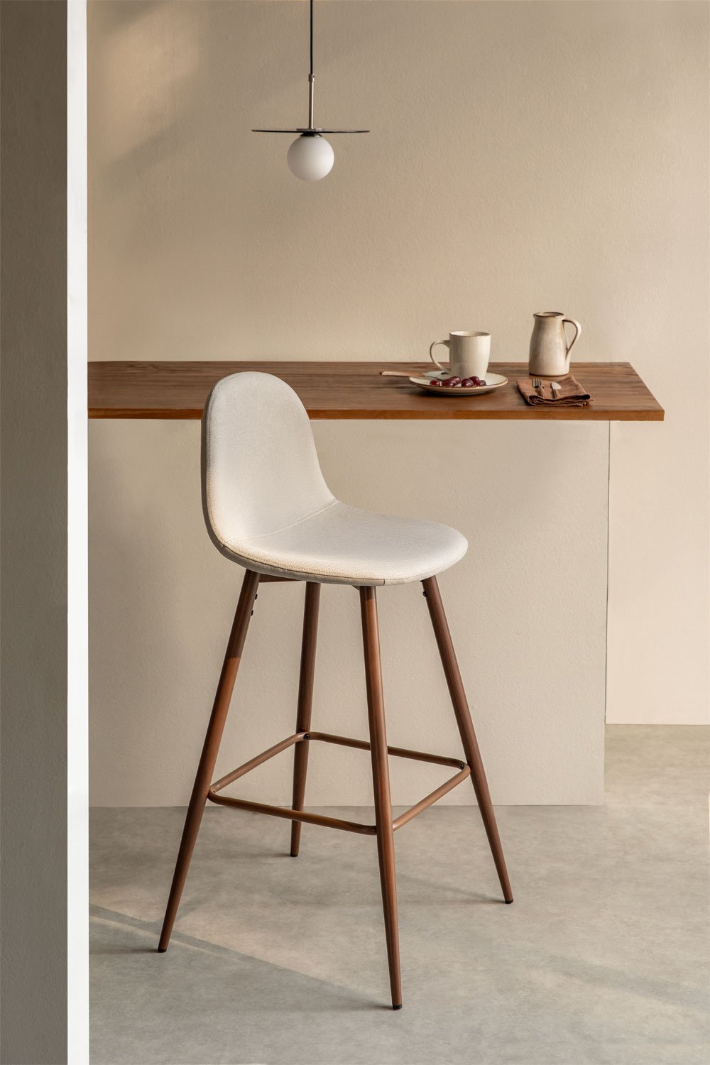 Set van 4 hoge krukken 65 cm van teakhout Visby, galerij beeld 1