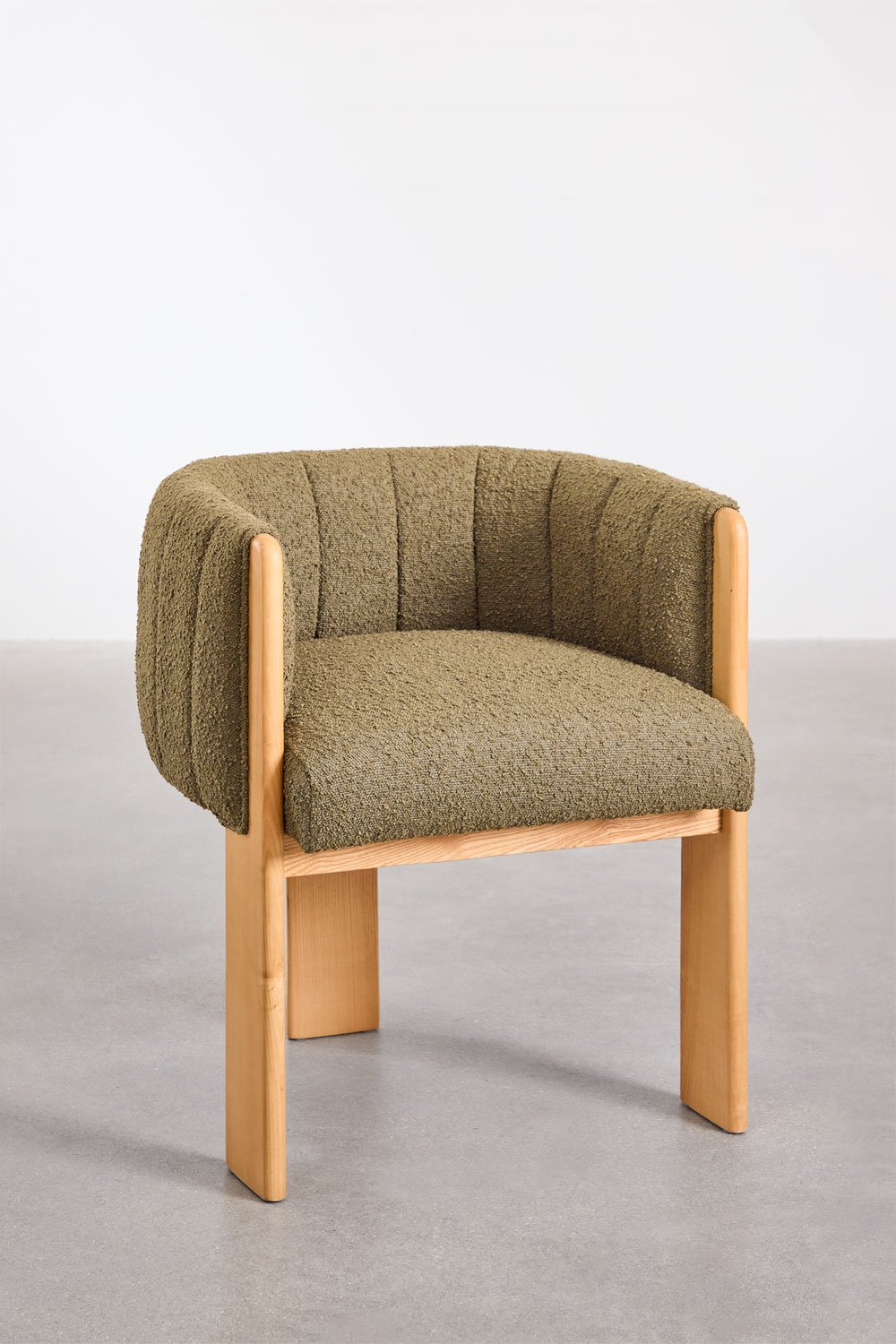 Fauteuil van essenhout en bouclé stof Leo, galerij beeld 1