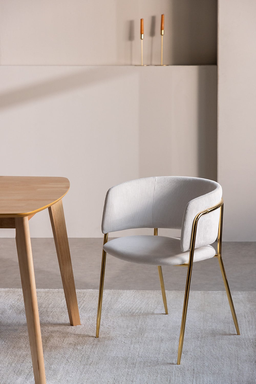 Set van 4 Nalon gestoffeerde eetkamerstoelen, galerij beeld 1