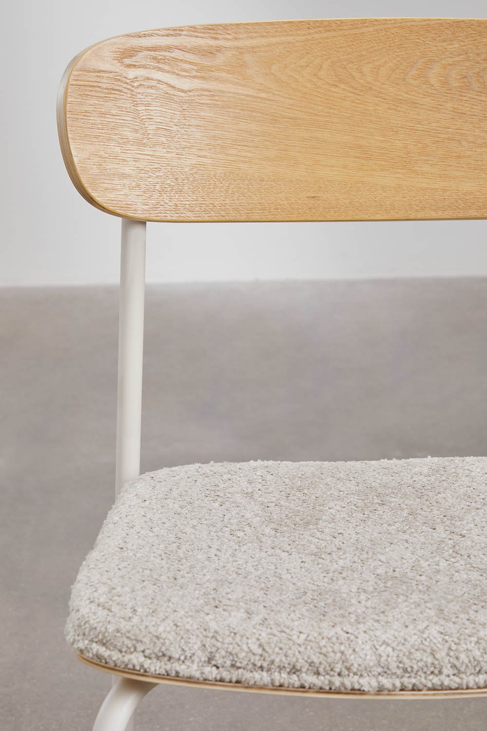 Pack van 2 stapelbare eetkamerstoelen van ijzer en hout Wilpier, galerij beeld 6