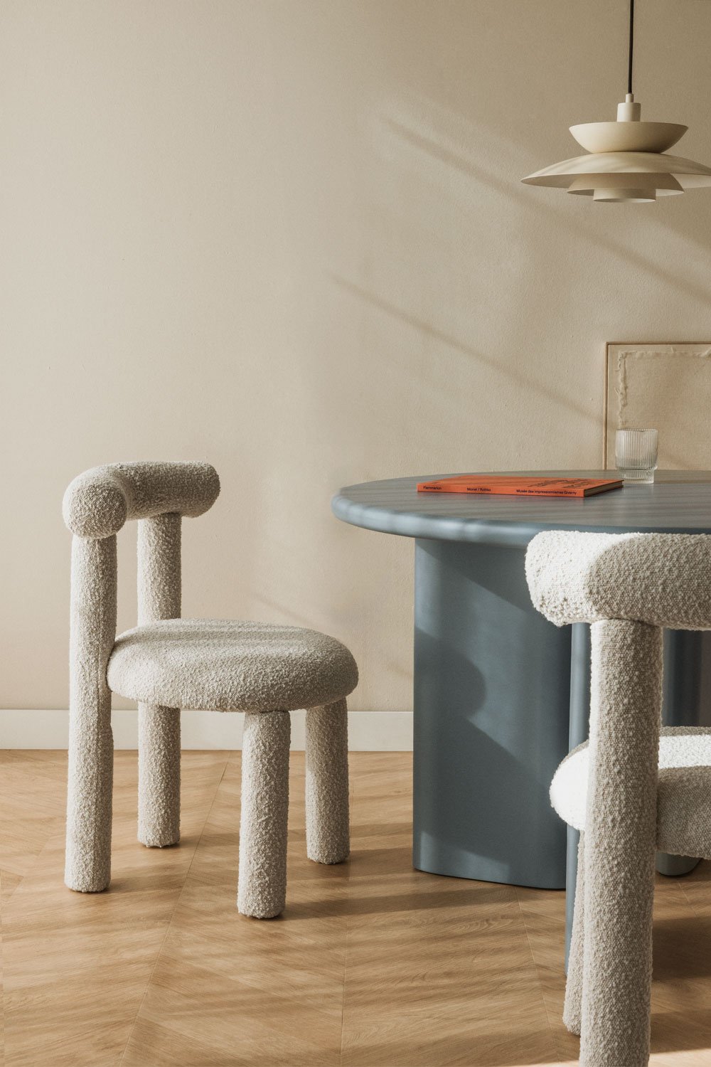 Set van 4 eetkamerstoelen in Gia bouclé stof, galerij beeld 1