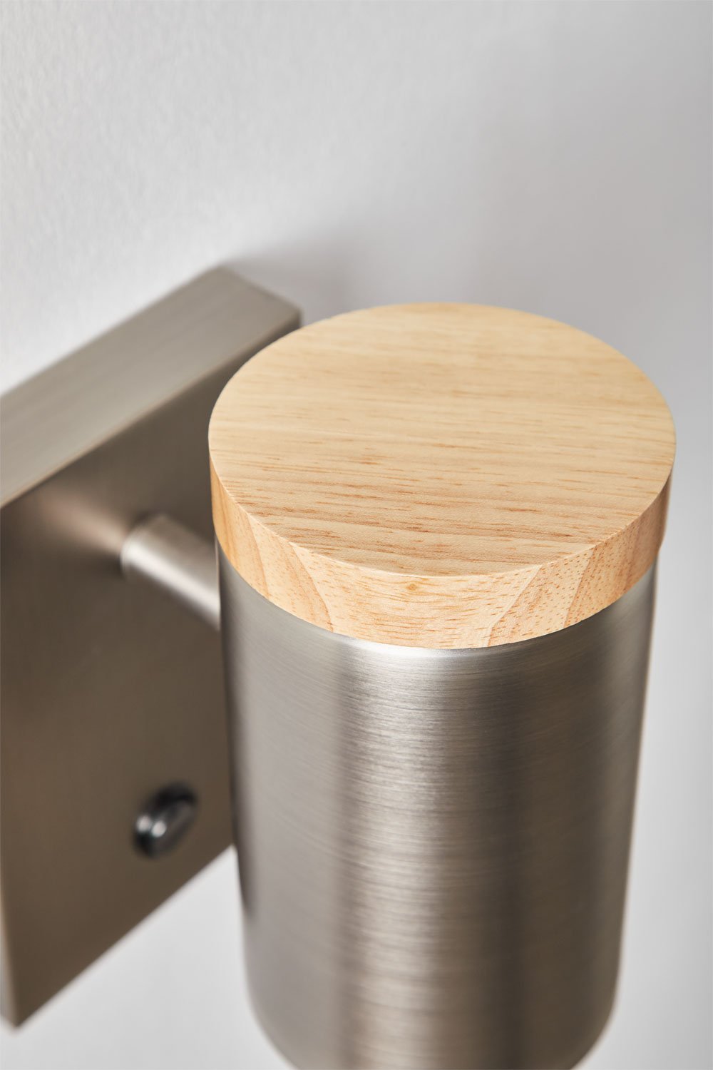 Directionele wandlamp van ijzer Amaranto, galerij beeld 6